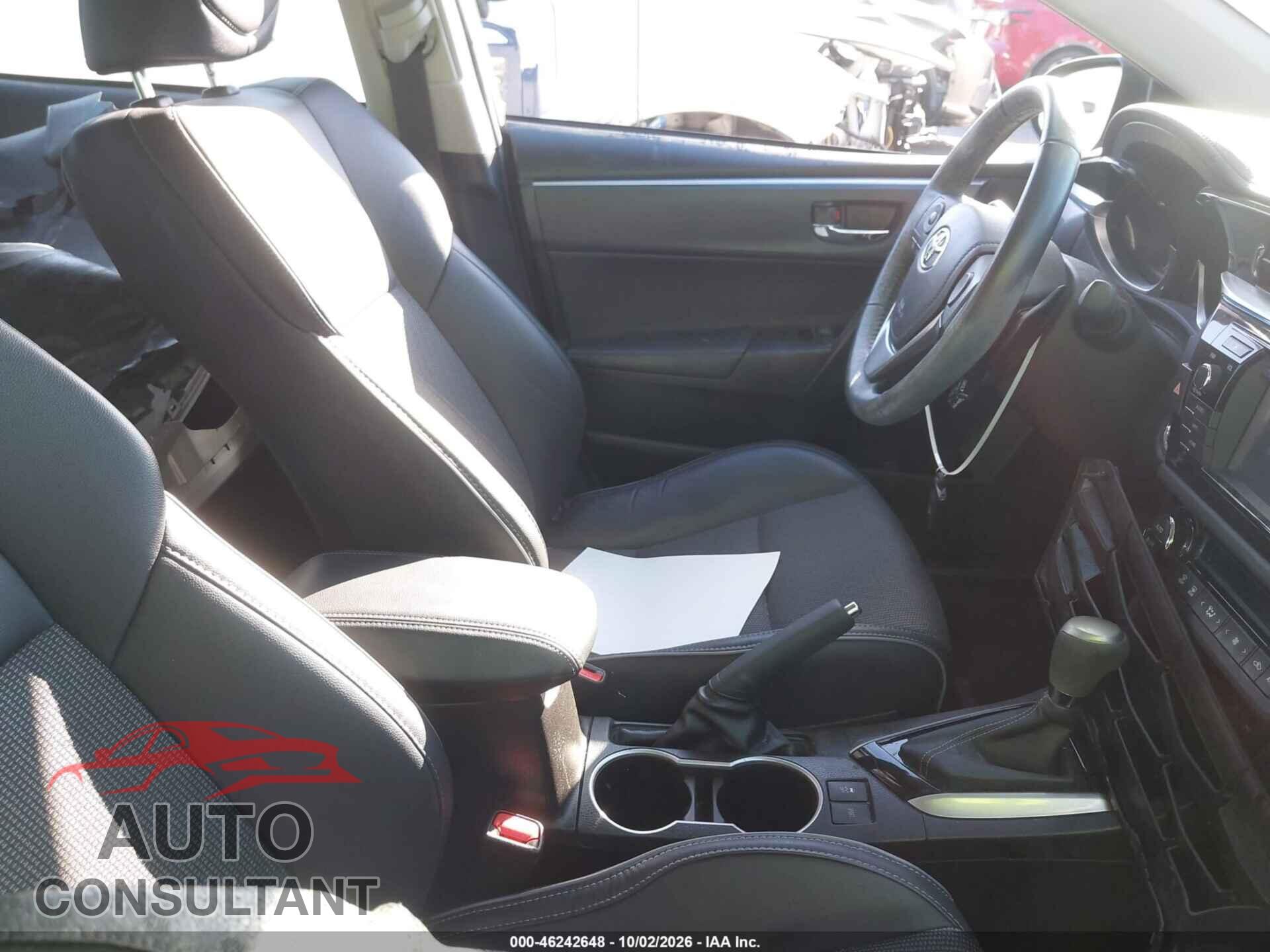 TOYOTA COROLLA 2015 - 5YFBURHE7FP310629
