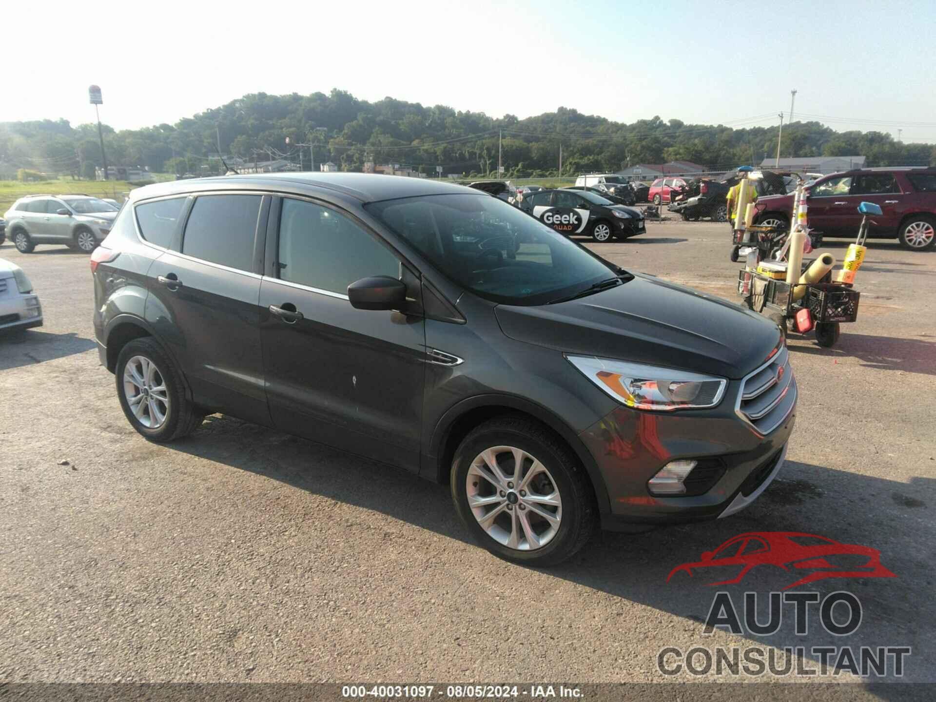 FORD ESCAPE 2019 - 1FMCU0GD5KUB09975