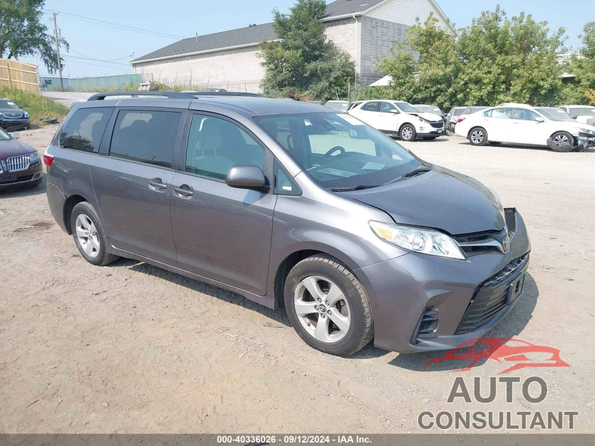 TOYOTA SIENNA 2018 - 5TDKZ3DC6JS955128