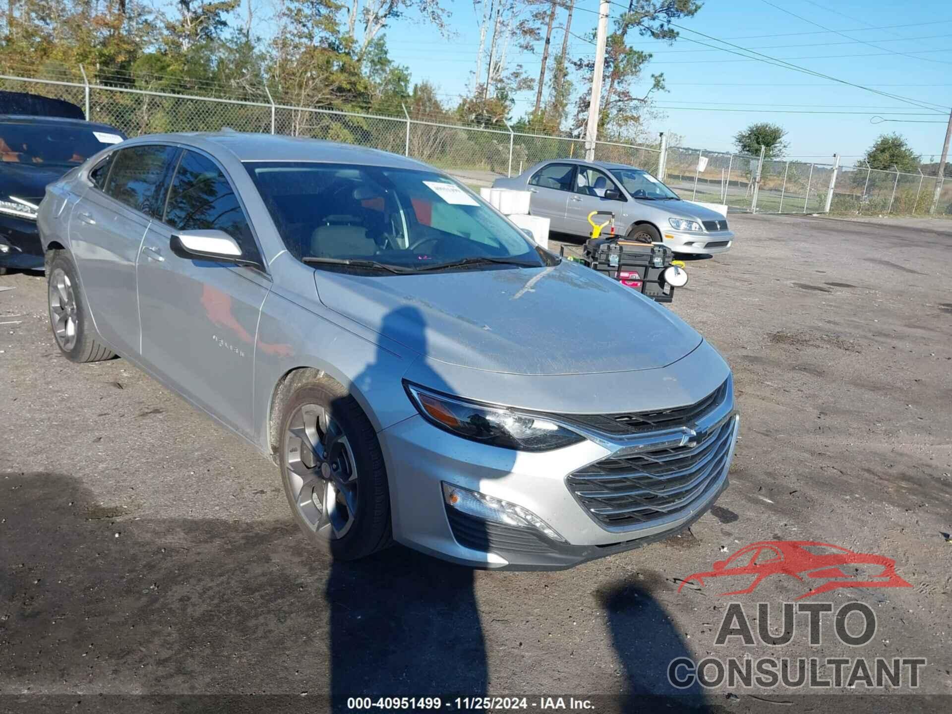 CHEVROLET MALIBU 2022 - 1G1ZD5ST5NF102200