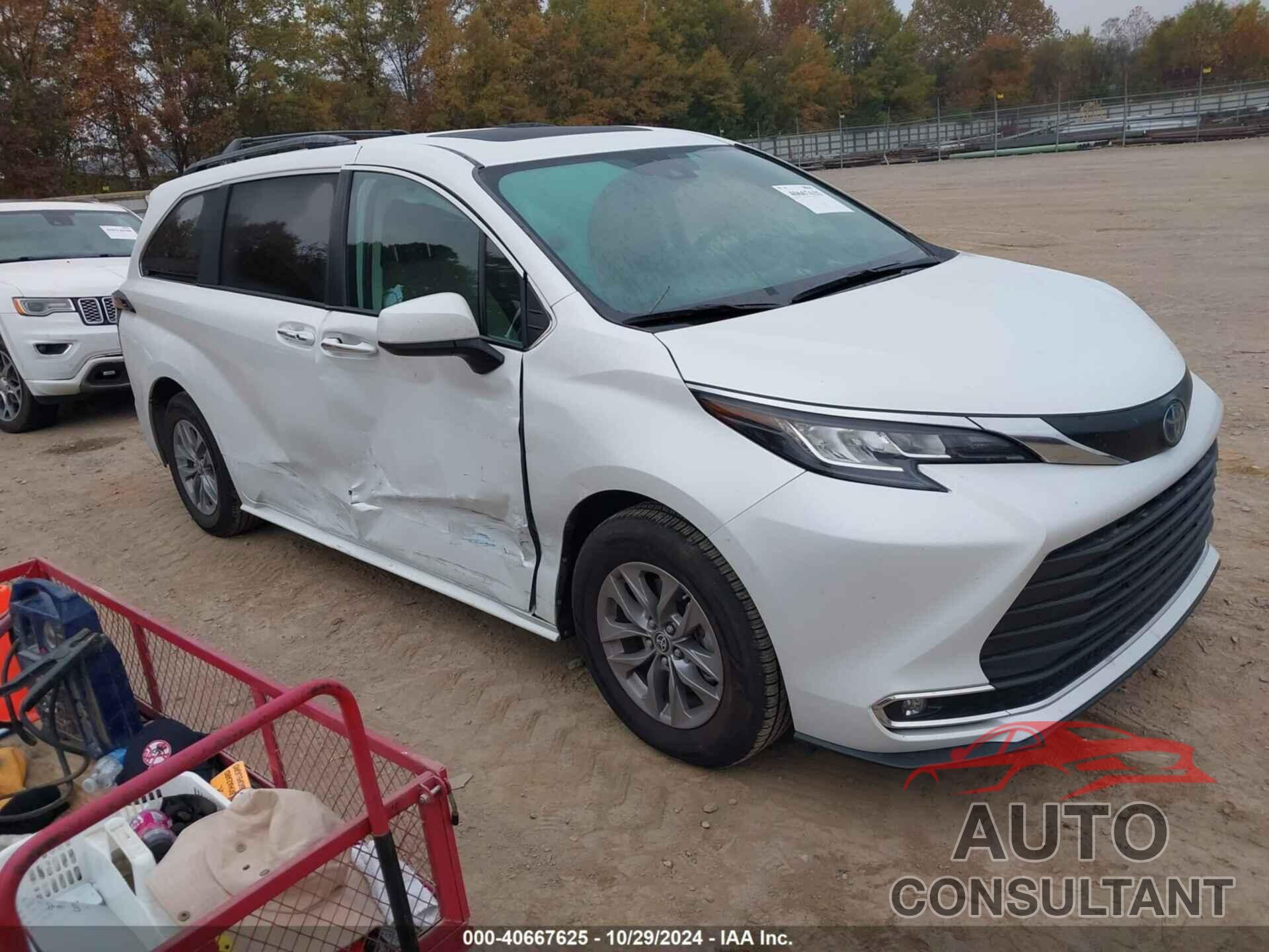 TOYOTA SIENNA 2022 - 5TDYRKEC6NS110028