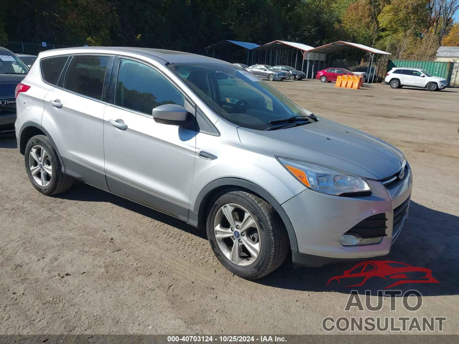 FORD ESCAPE 2015 - 1FMCU0G9XFUB13120