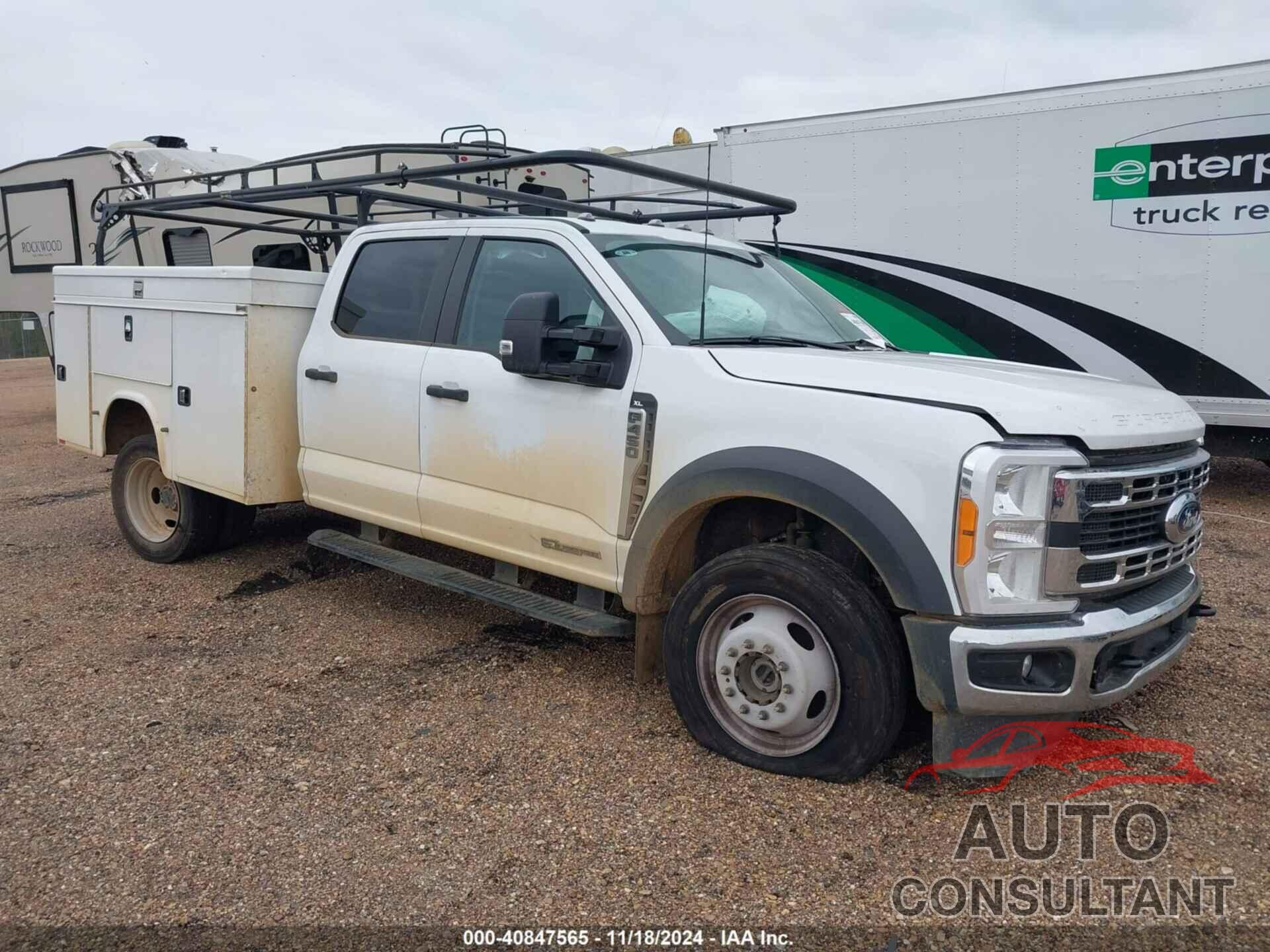 FORD F-450 CHASSIS 2023 - 1FD0W4HT3PEE13611
