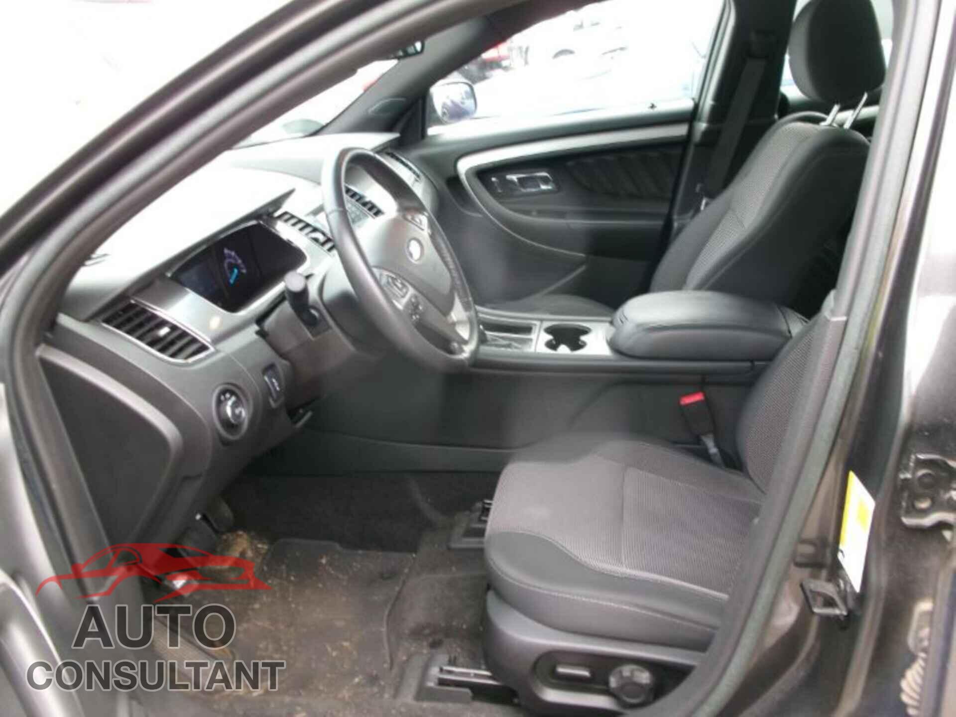FORD TAURUS 2018 - 1FAHP2E88JG127375