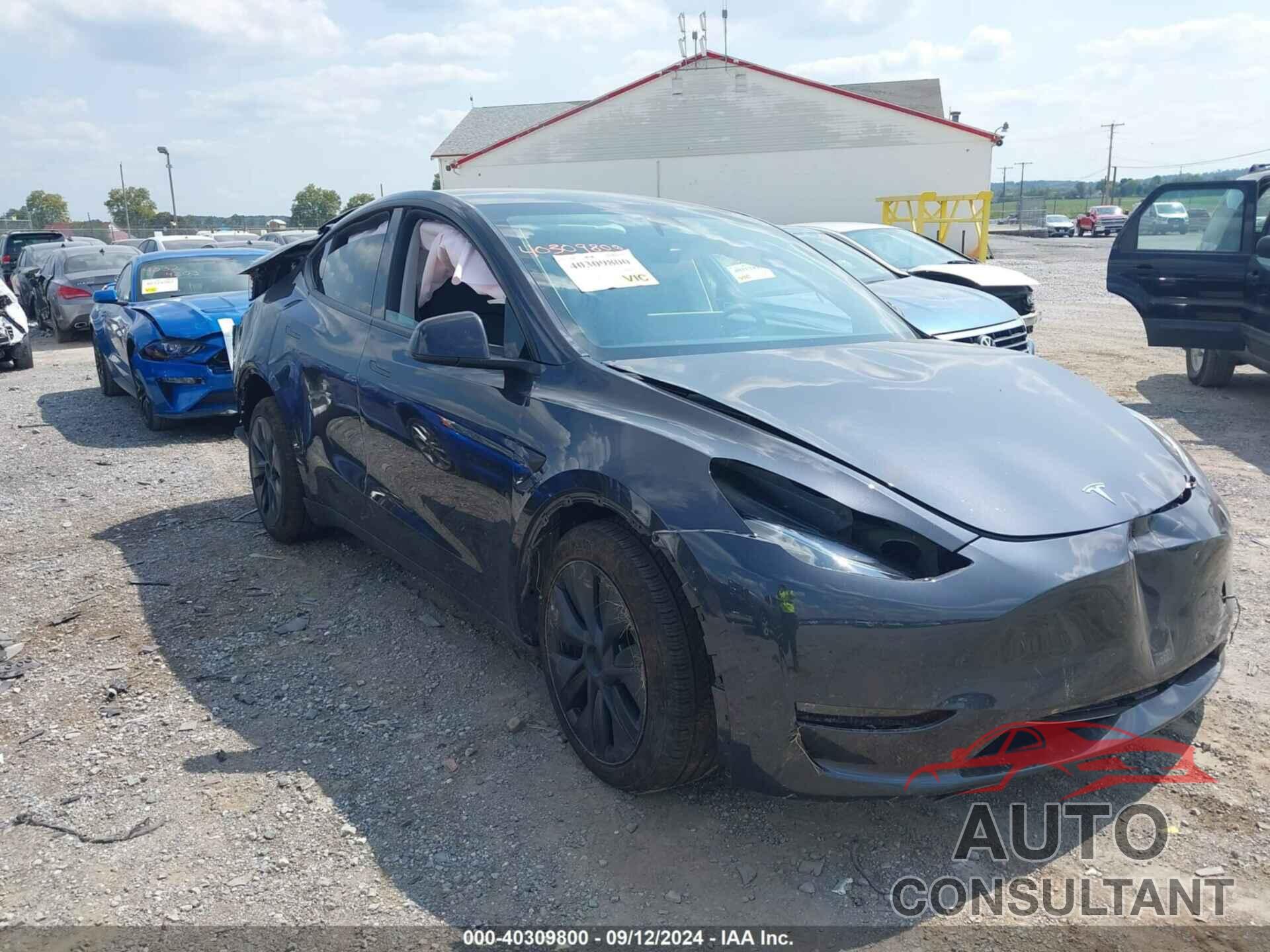 TESLA MODEL Y 2024 - 7SAYGDEE5RF153694