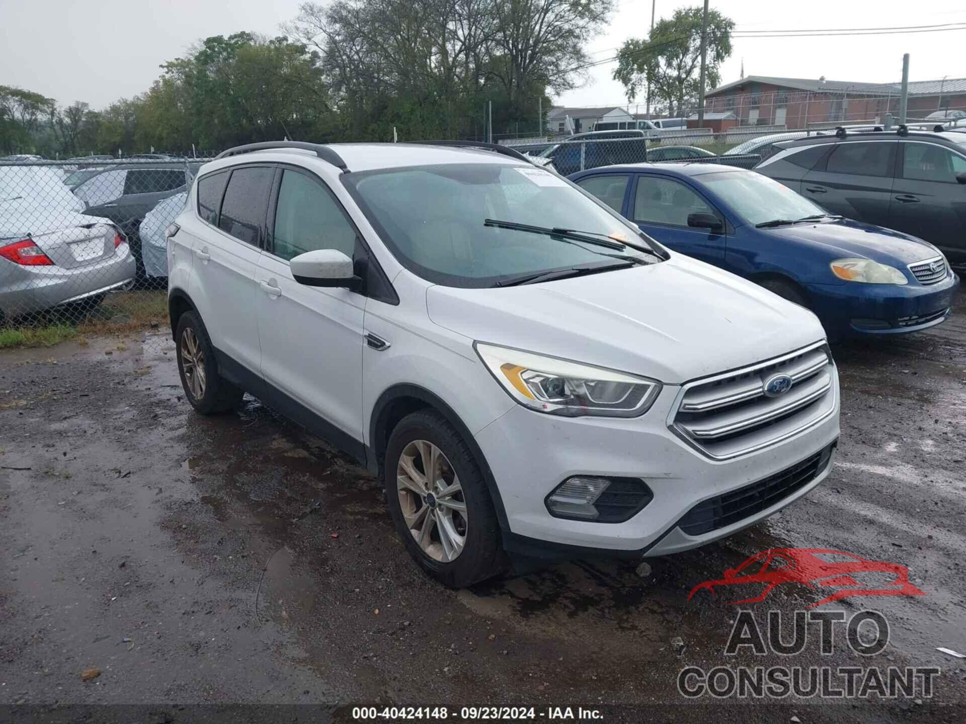 FORD ESCAPE 2017 - 1FMCU0GD4HUB41406