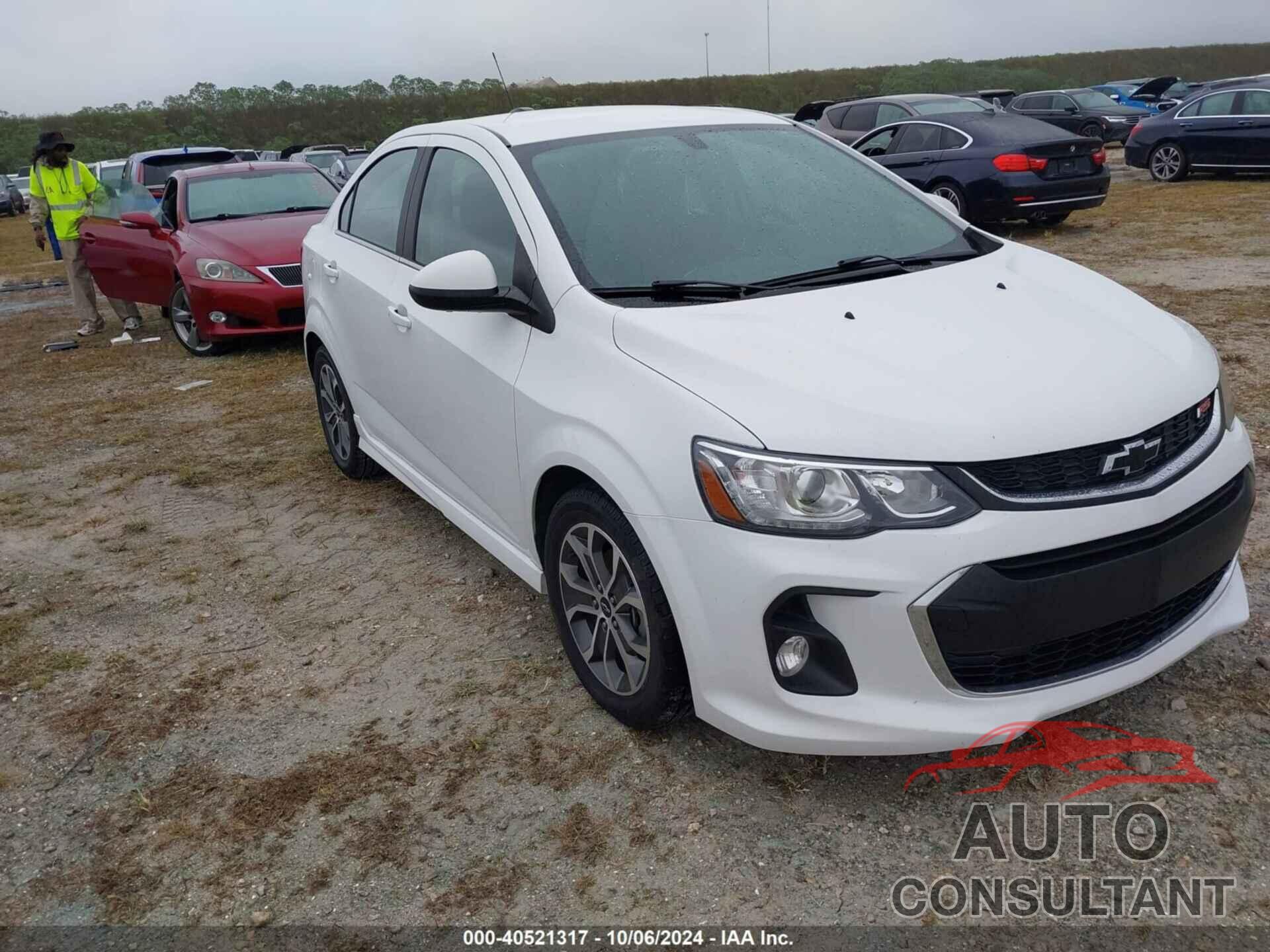 CHEVROLET SONIC 2018 - 1G1JD5SHXJ4105530