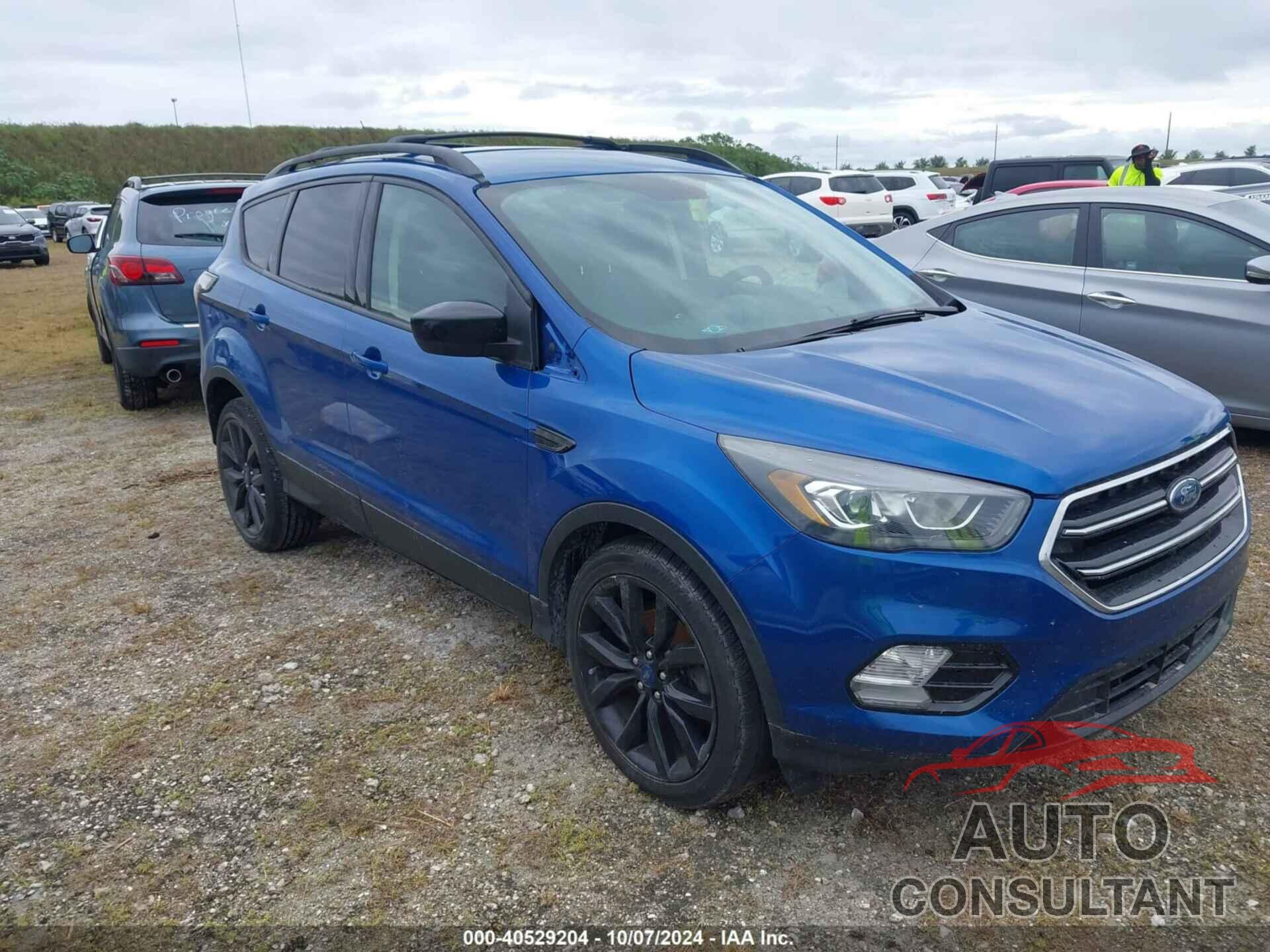 FORD ESCAPE 2017 - 1FMCU0GD2HUA09616