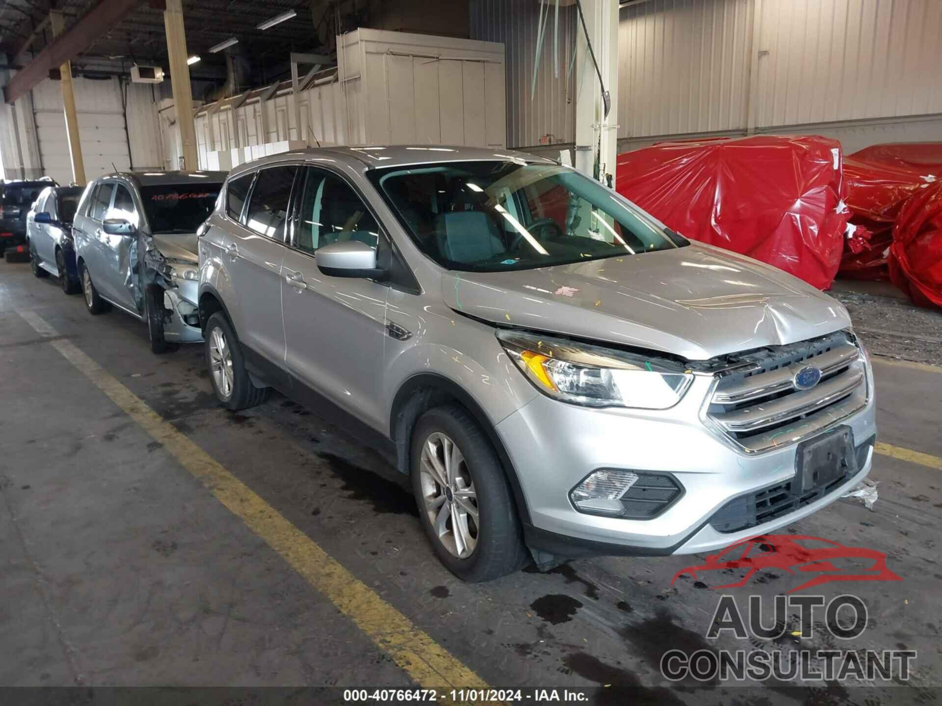 FORD ESCAPE 2017 - 1FMCU9GD4HUA92695