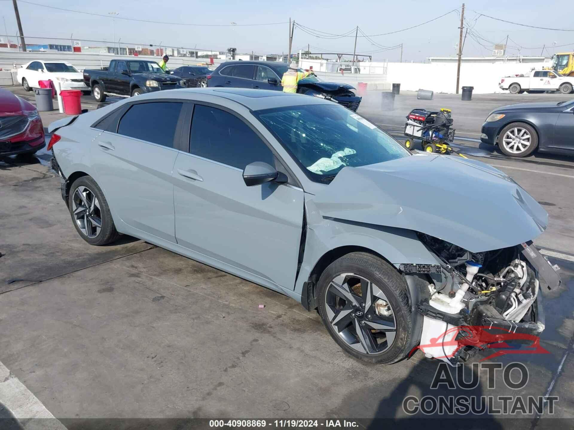 HYUNDAI ELANTRA 2022 - KMHLP4AG5NU353745