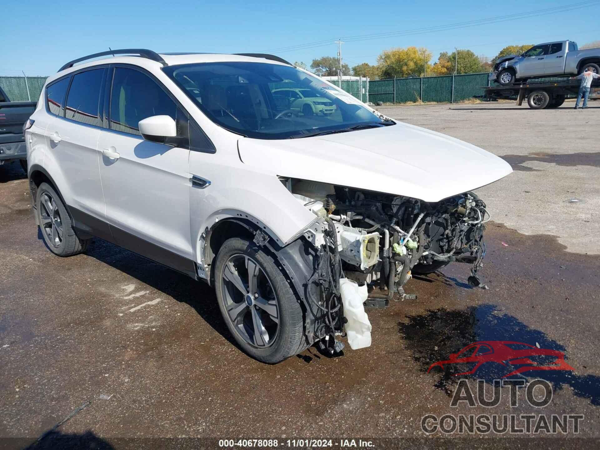 FORD ESCAPE 2018 - 1FMCU9HD5JUA55613