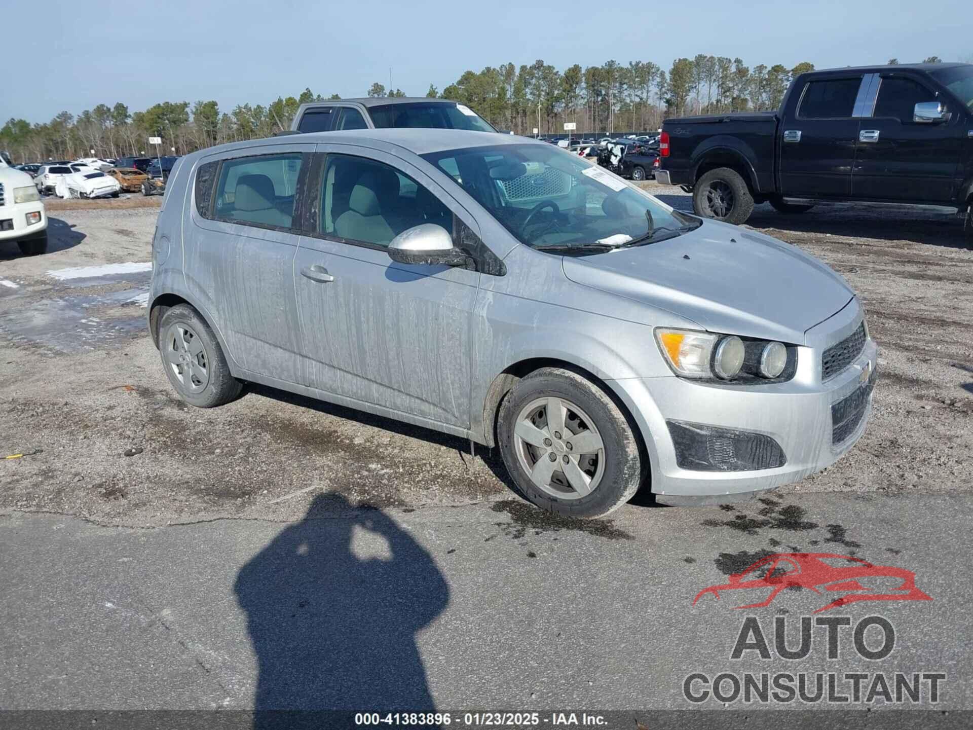 CHEVROLET SONIC 2015 - 1G1JA6SH9F4128237