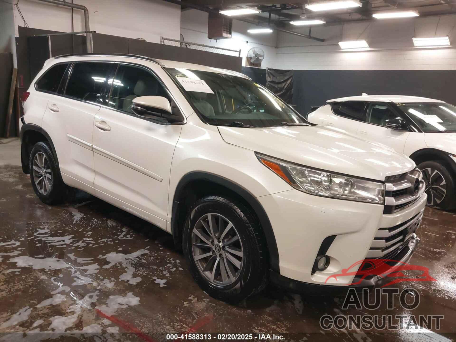 TOYOTA HIGHLANDER 2018 - 5TDJZRFH3JS878855
