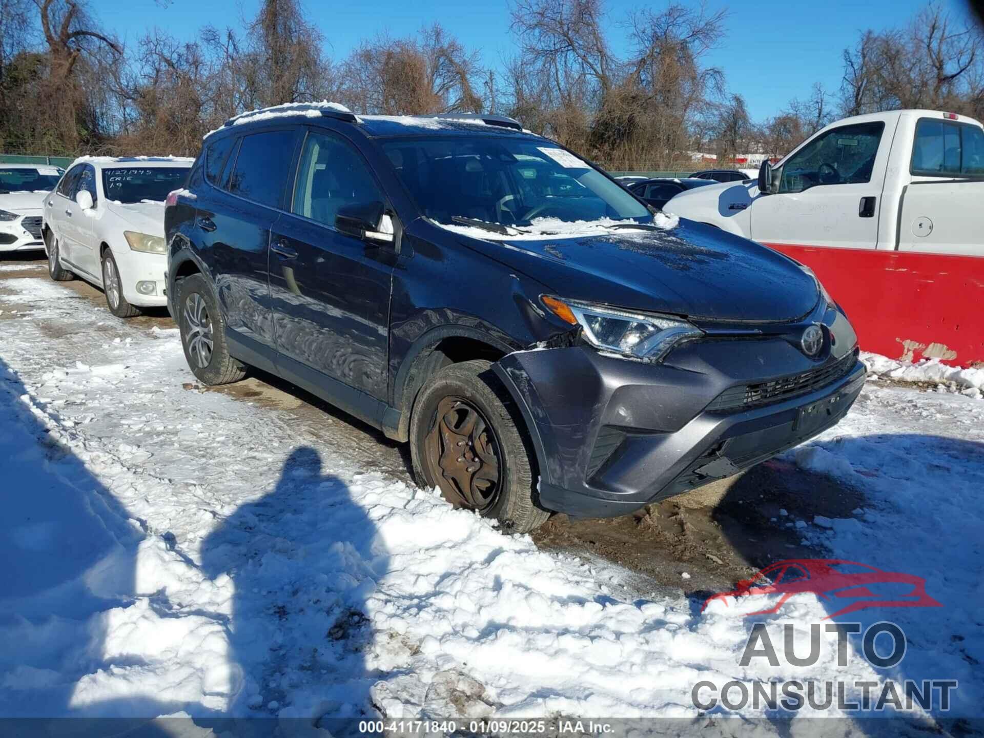 TOYOTA RAV4 2017 - JTMZFREV2HJ708416