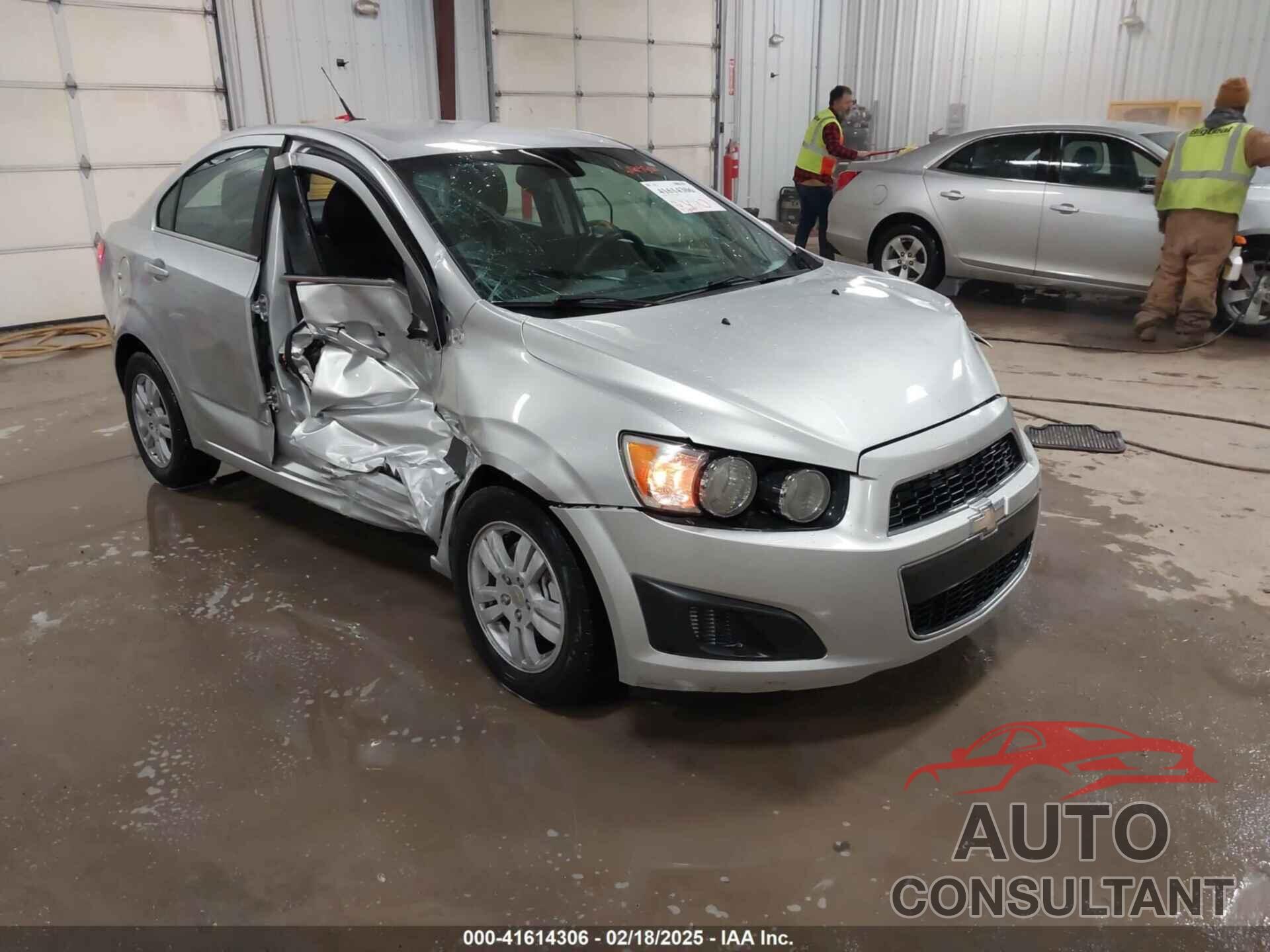 CHEVROLET SONIC 2014 - 1G1JC5SG8E4107664