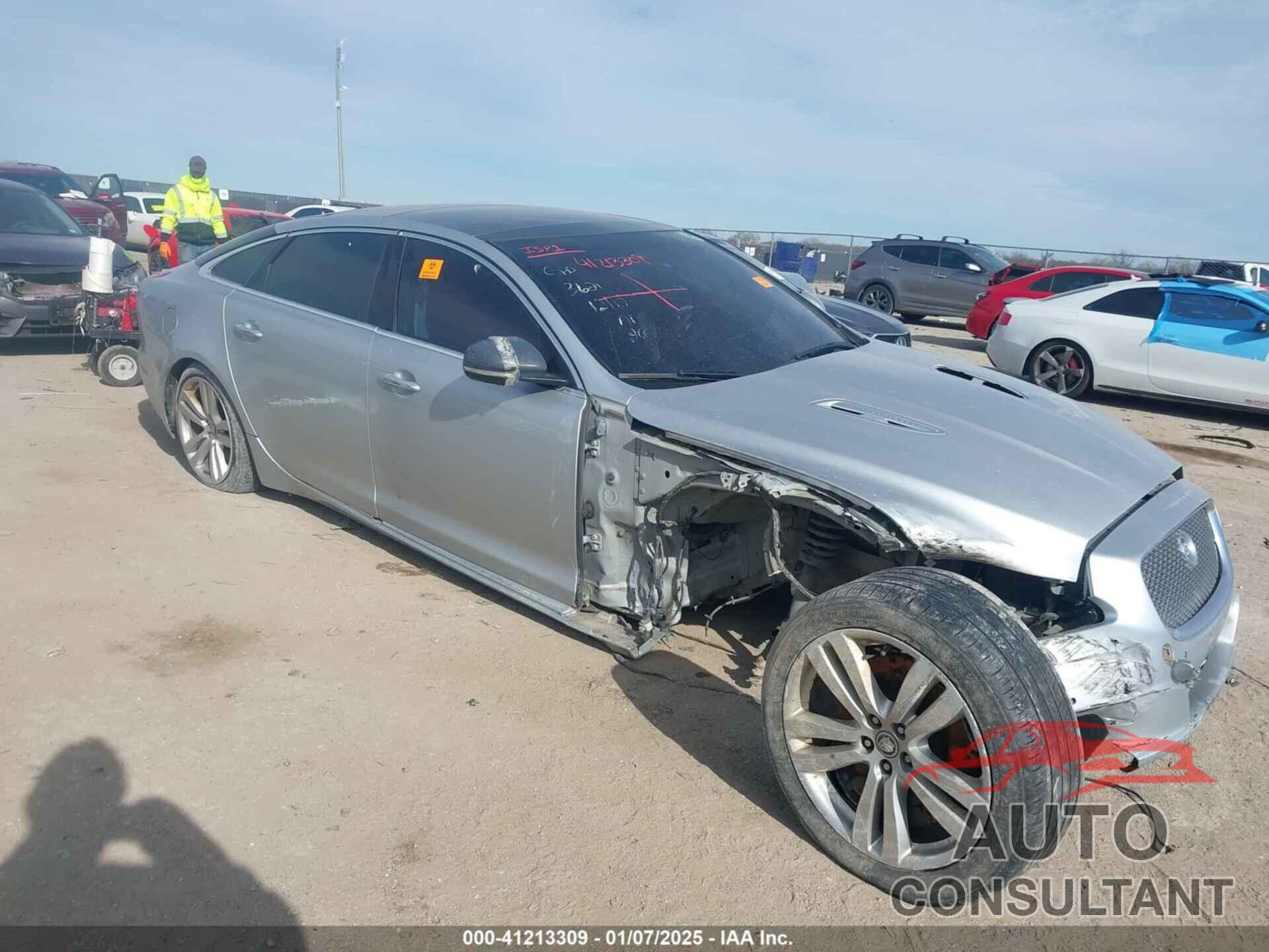JAGUAR XJ 2011 - SAJWA2GB7BLV16529