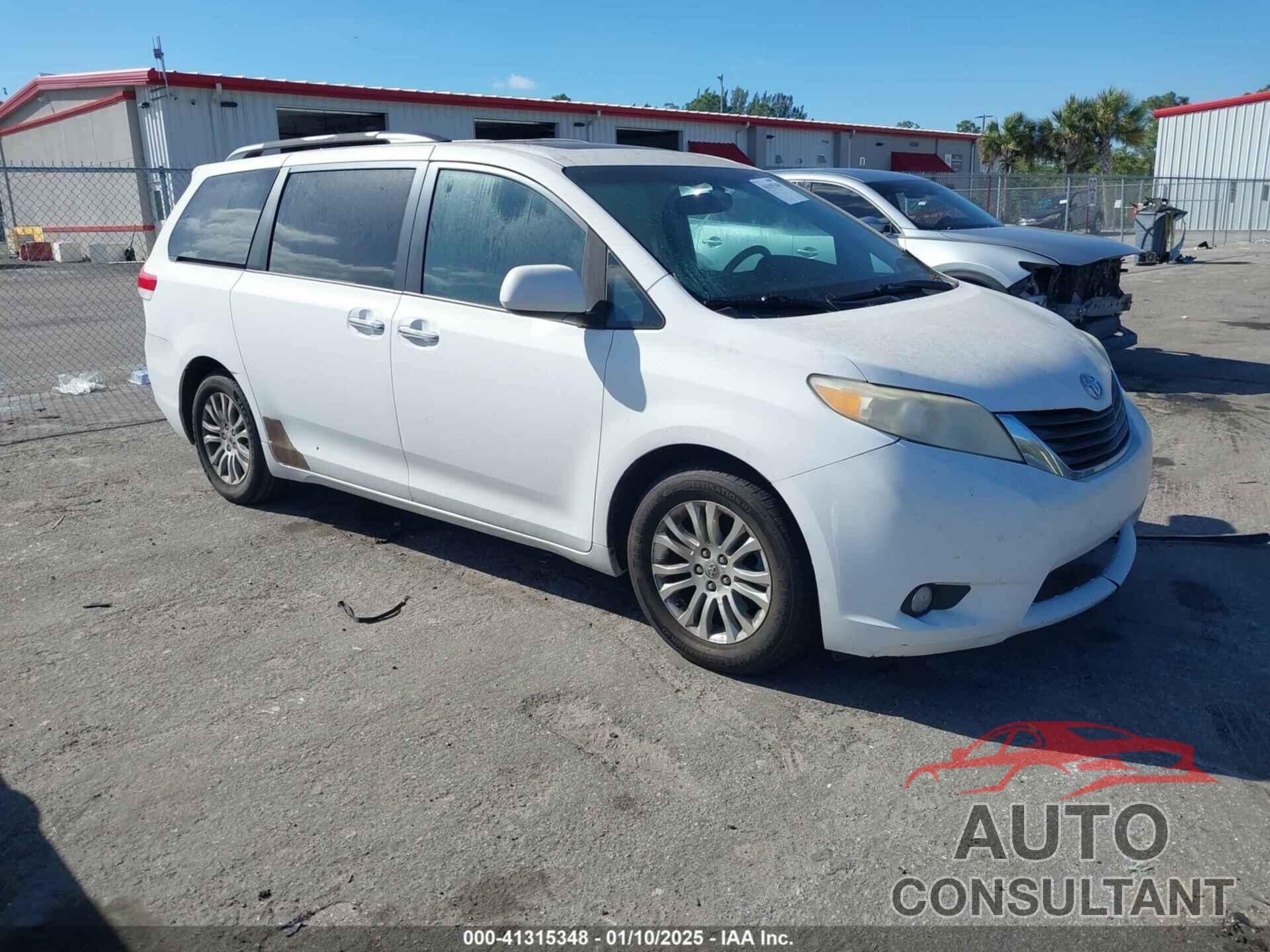 TOYOTA SIENNA 2011 - 5TDYK3DC8BS086502