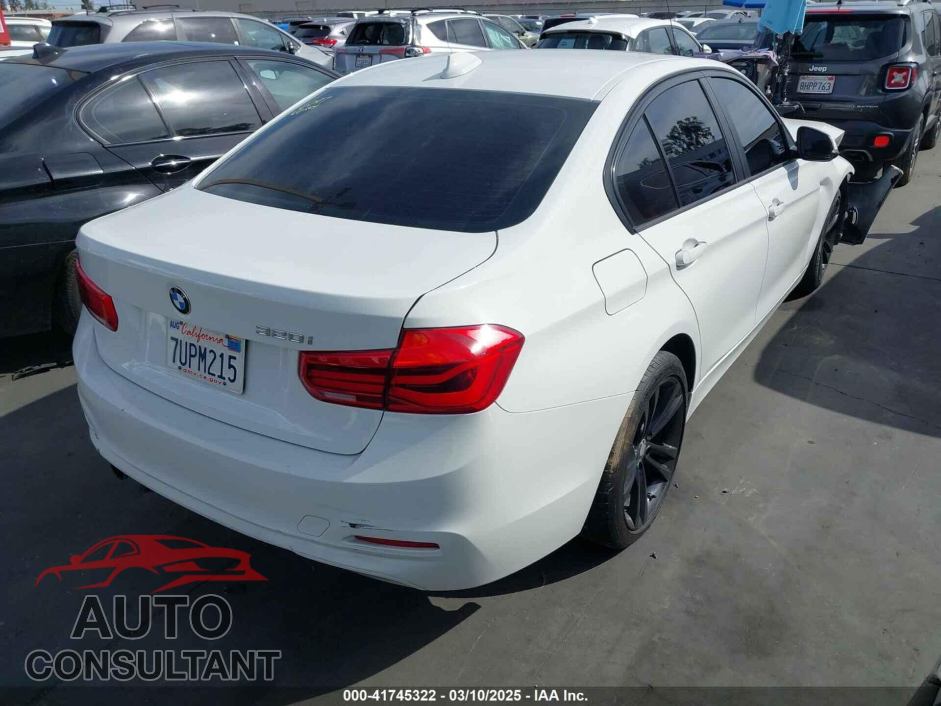 BMW 320I 2016 - WBA8E1G55GNU11559