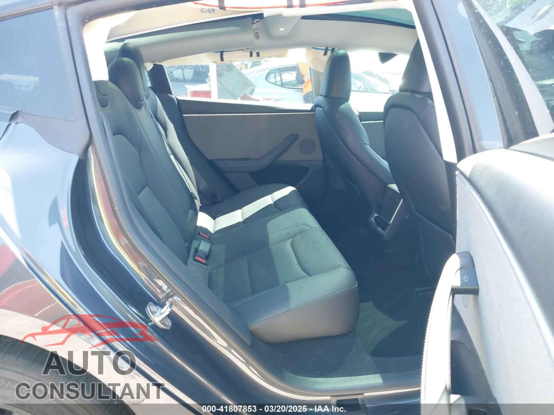 TESLA MODEL 3 2024 - 5YJ3E1EA5RF718857