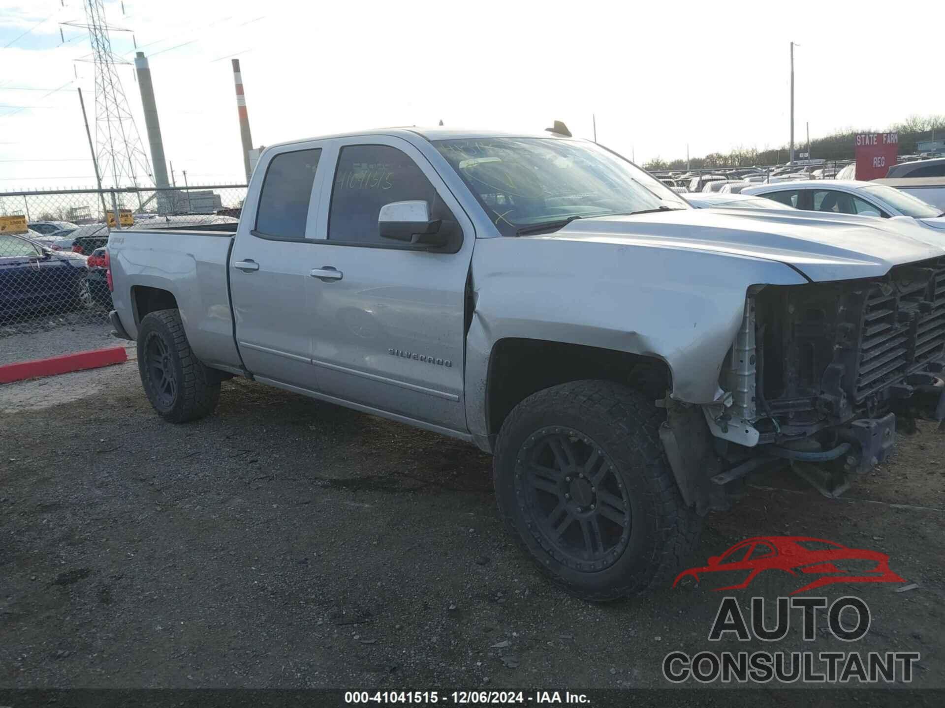 CHEVROLET SILVERADO 1500 2018 - 1GCVKREC2JZ305763