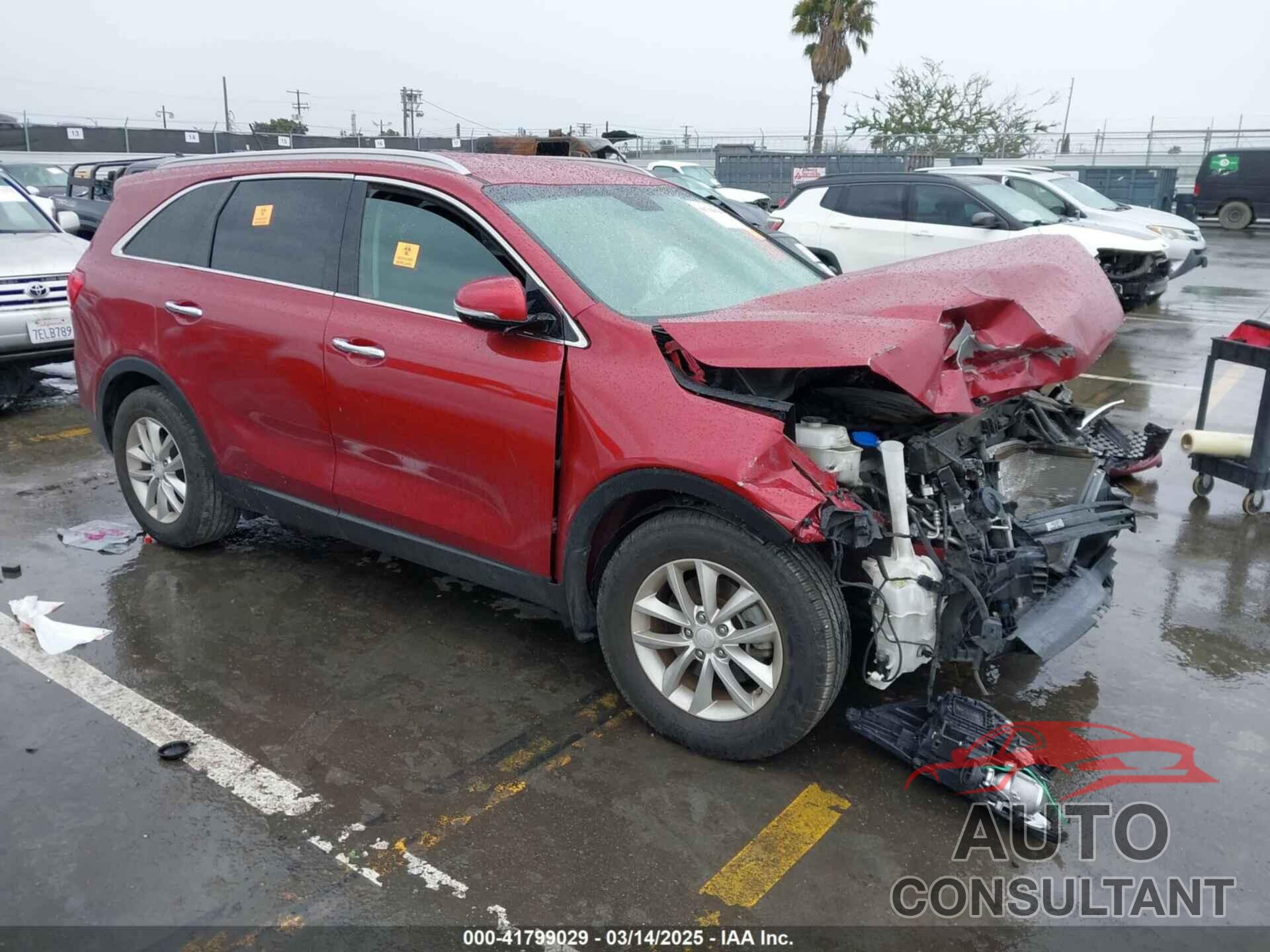 KIA SORENTO 2018 - 5XYPG4A52JG357607