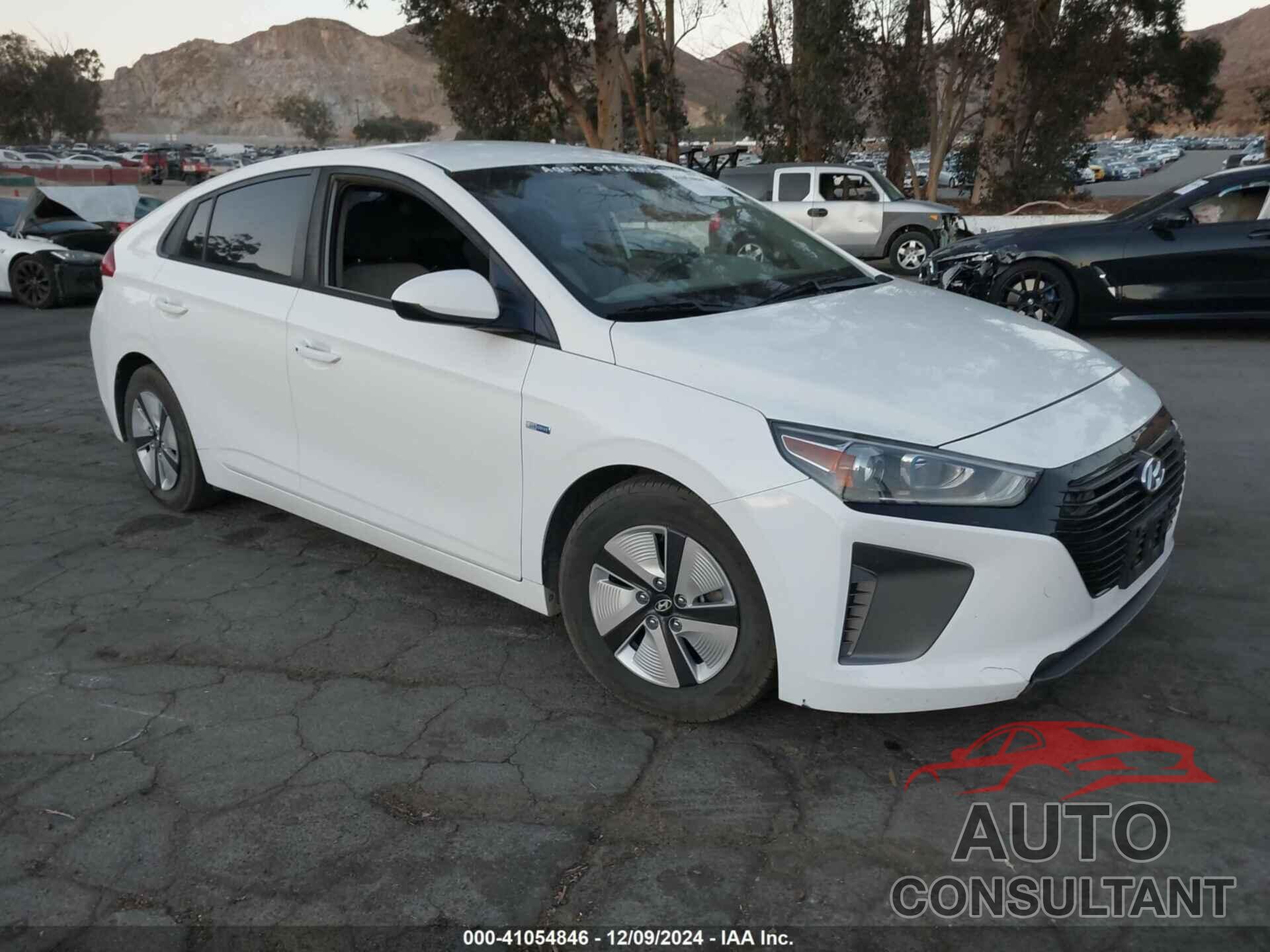 HYUNDAI IONIQ HYBRID 2018 - KMHC65LC1JU097701