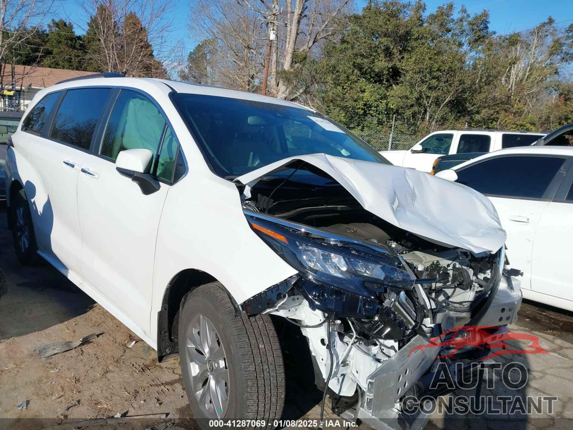 TOYOTA SIENNA 2024 - 5TDYRKEC4RS221926