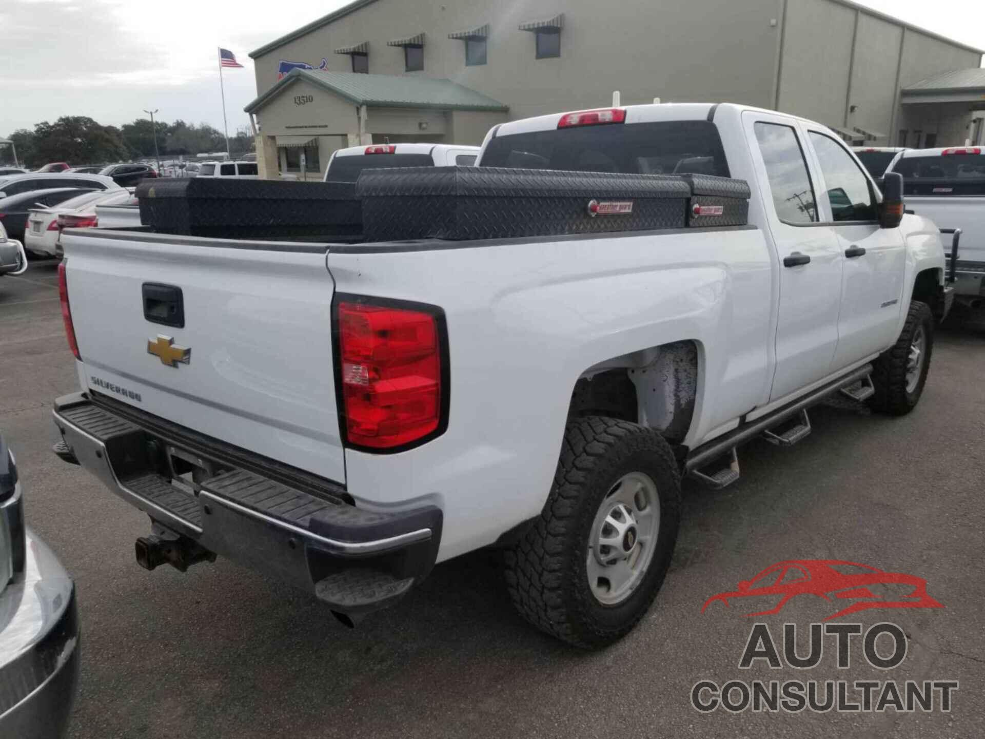 CHEVROLET SILVERADO 2018 - 1GC2KUEG1JZ331098