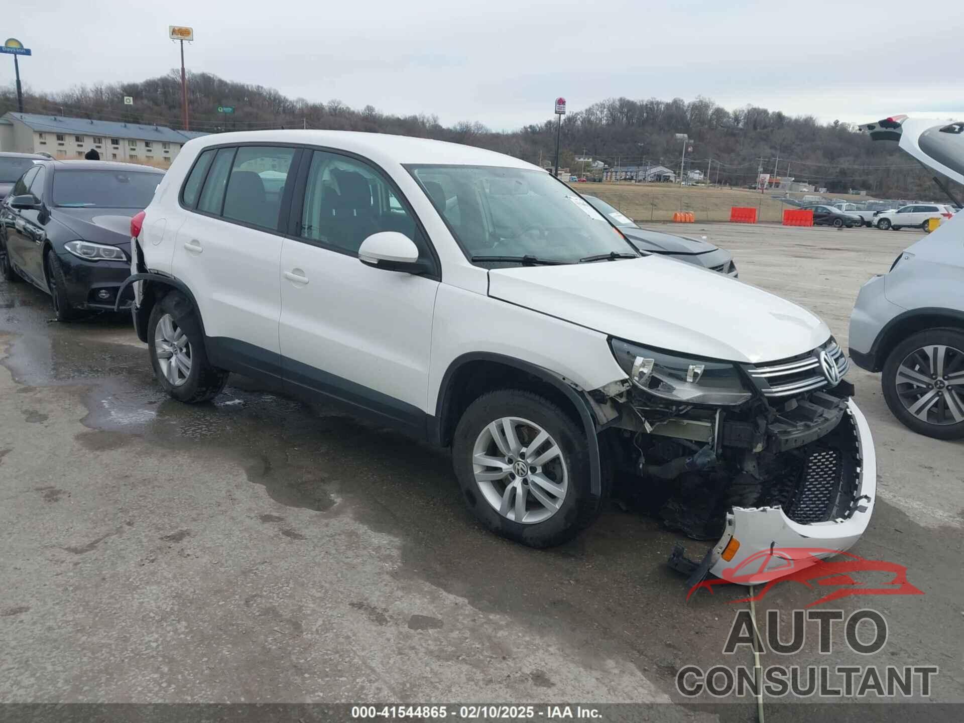 VOLKSWAGEN TIGUAN 2013 - WVGAV3AX6DW610678