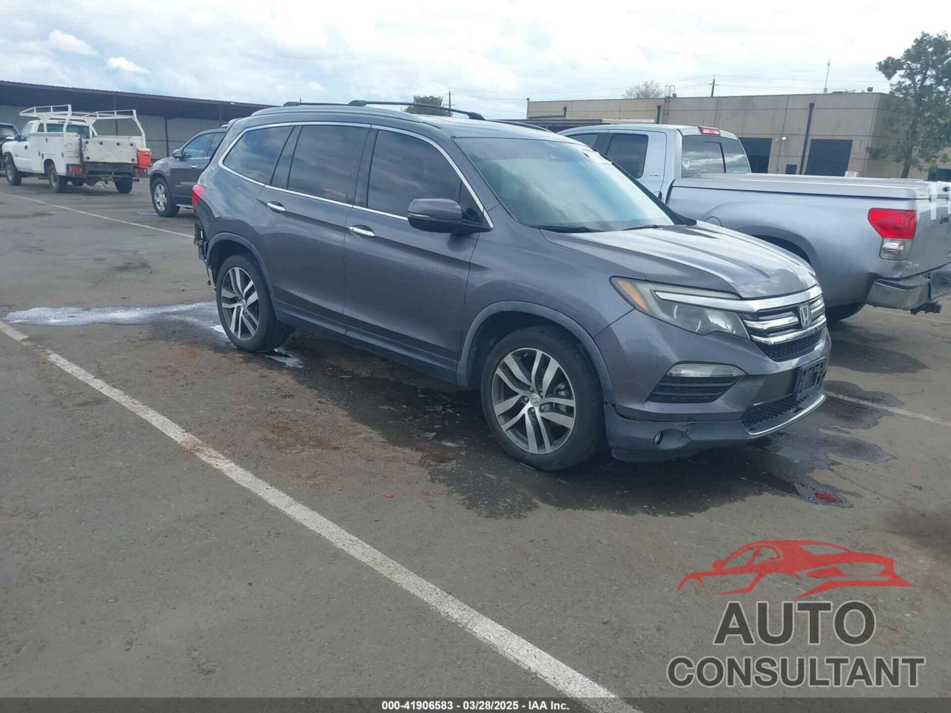 HONDA PILOT 2017 - 5FNYF6H08HB007395