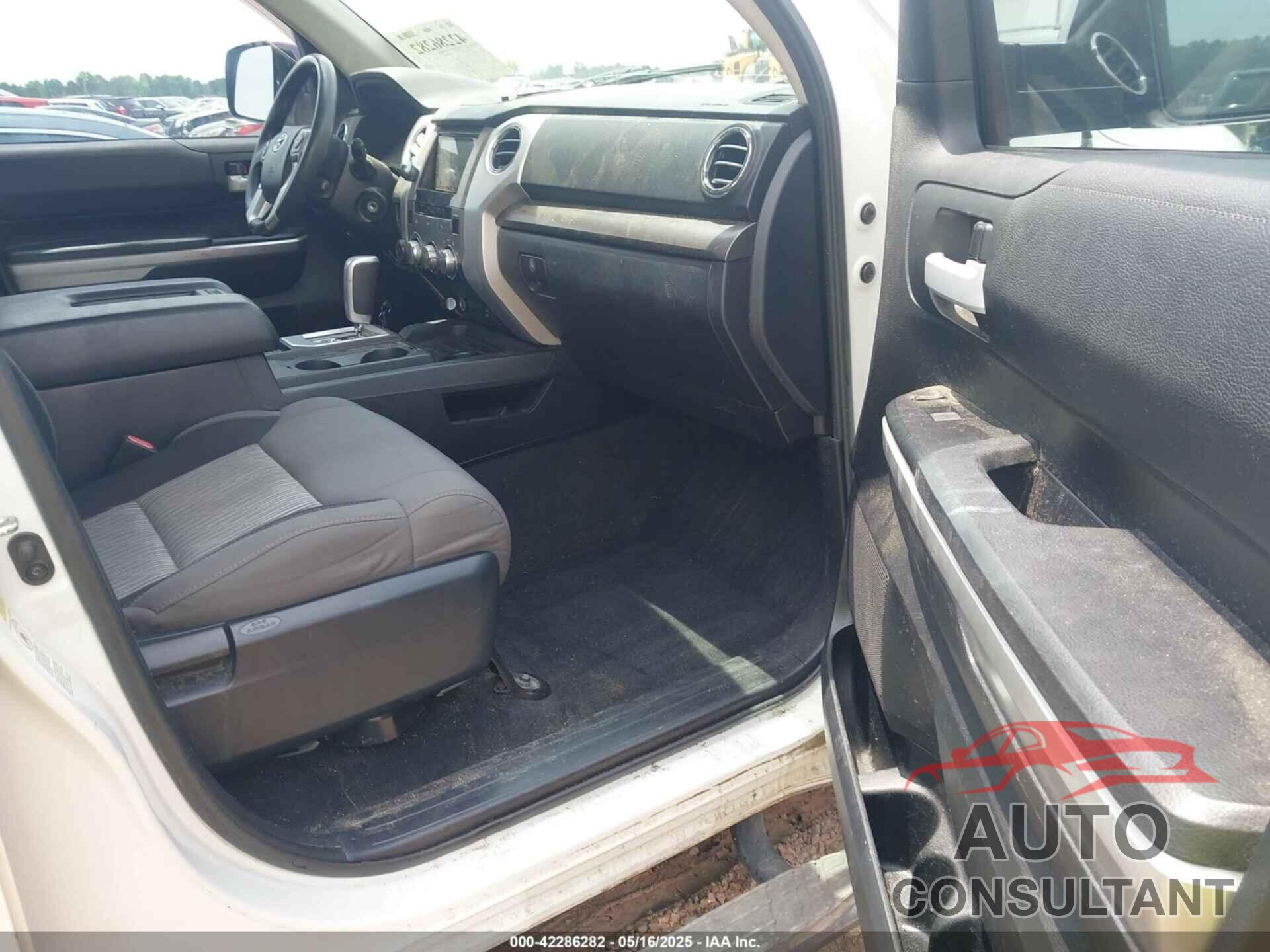 TOYOTA TUNDRA 2017 - 5TFUW5F16HX626071