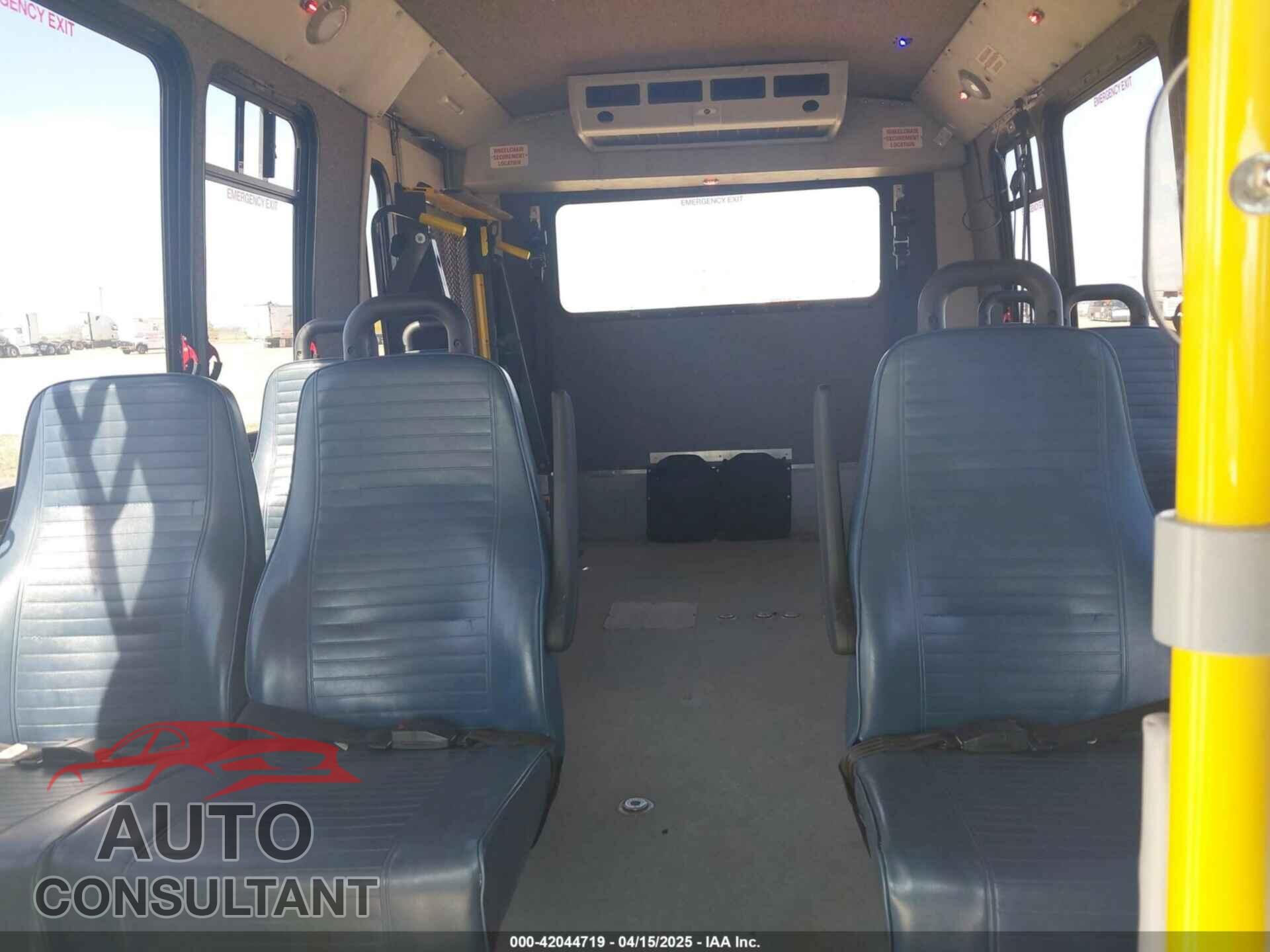 FORD E-450 CUTAWAY 2018 - 1FDFE4FS8JDC33187