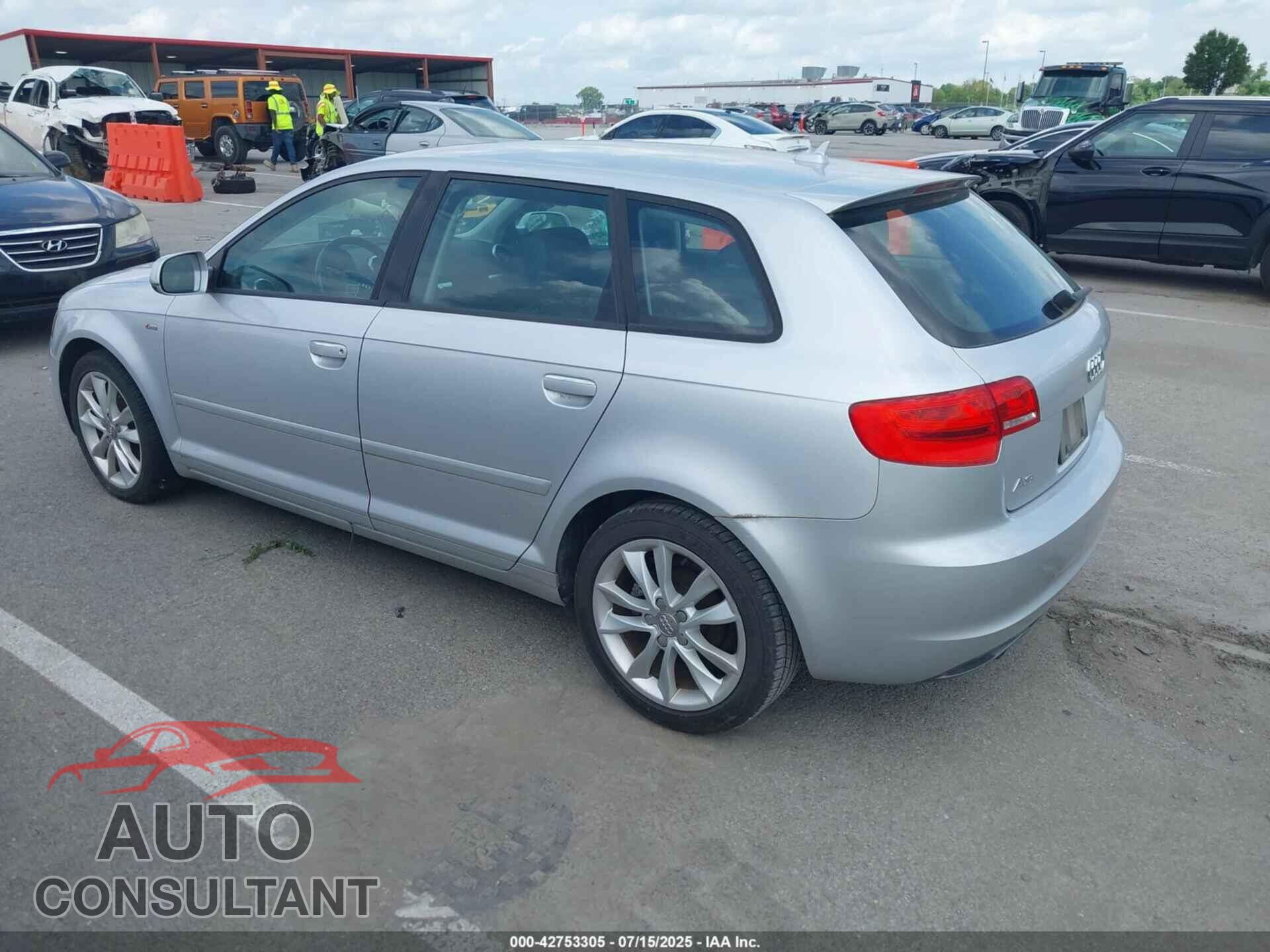 AUDI A3 2012 - WAUBJAFM2CA093993