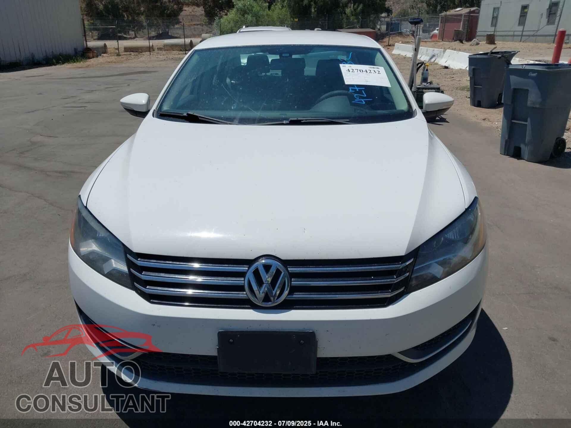 VOLKSWAGEN PASSAT 2012 - 1VWAP7A37CC041663