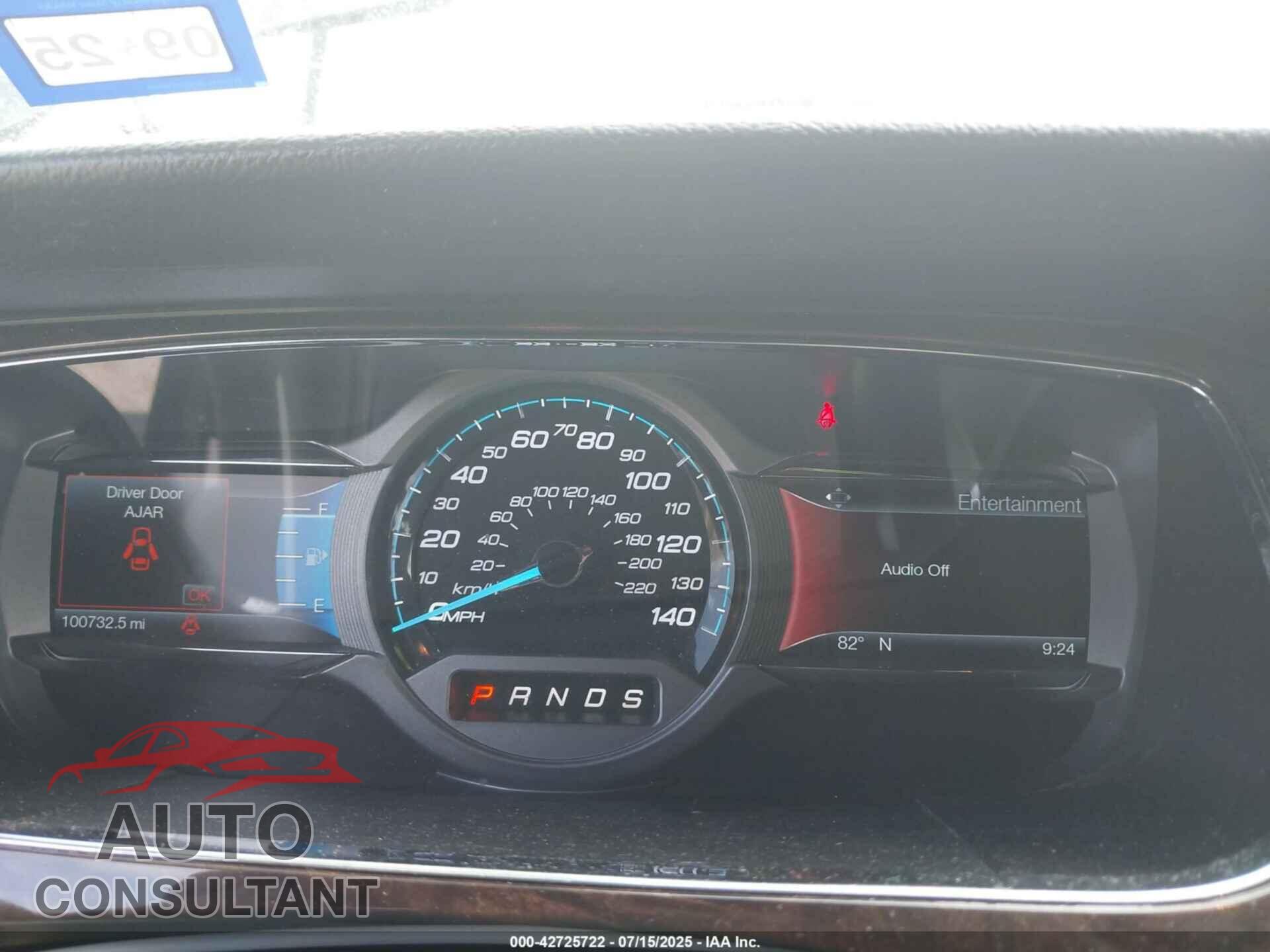 FORD TAURUS 2017 - 1FAHP2F81HG104237