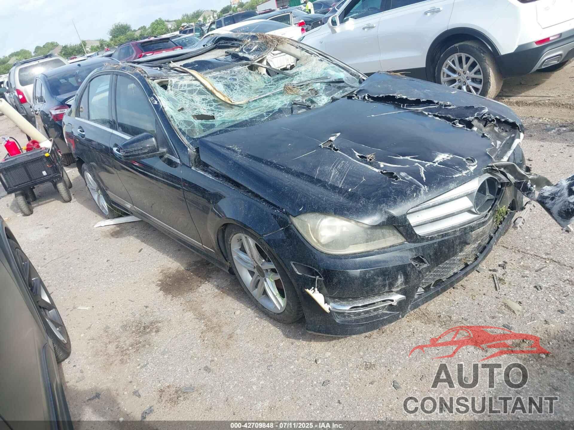 MERCEDES-BENZ C 250 2013 - WDDGF4HBXDR275022