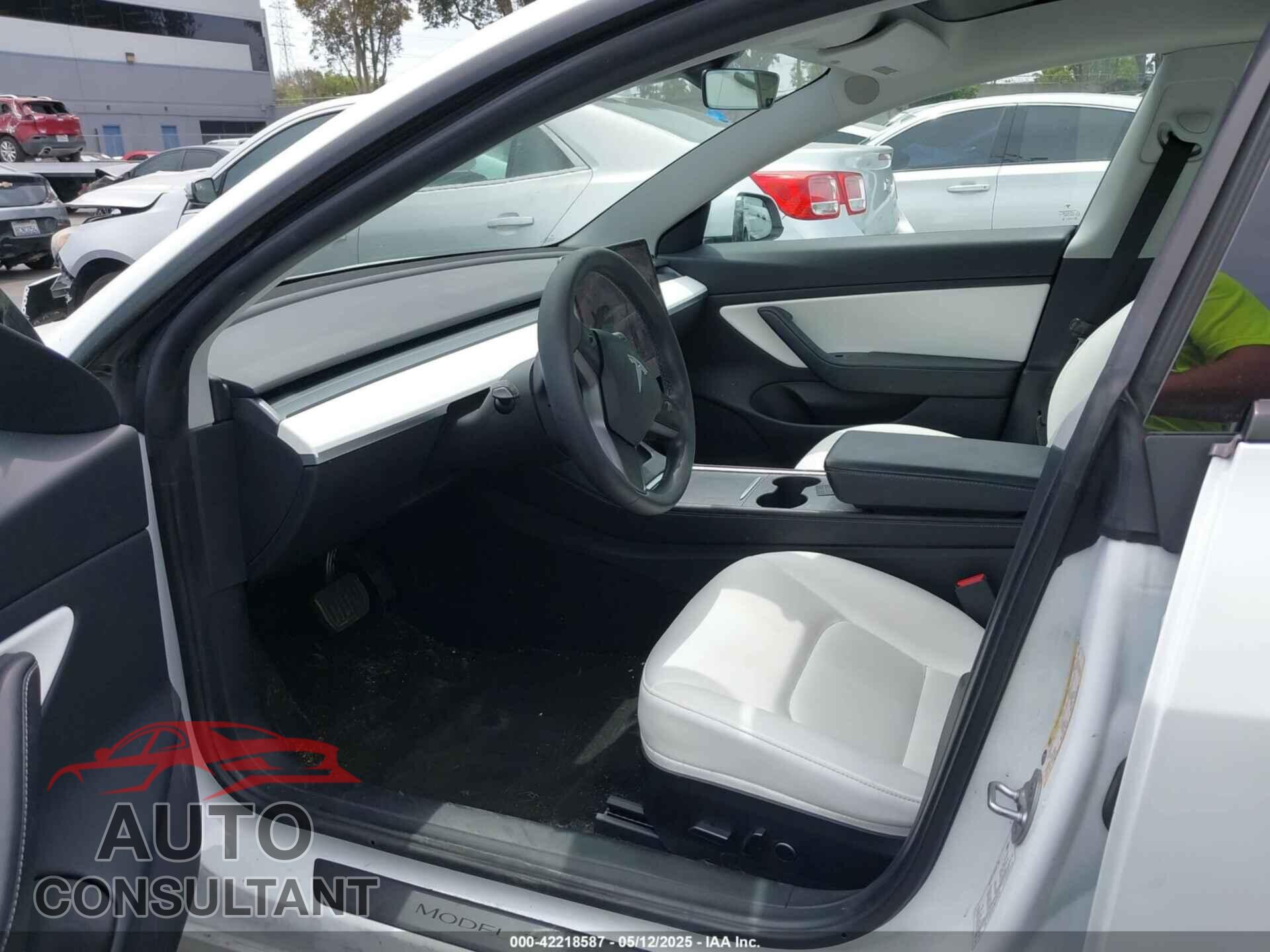 TESLA MODEL 3 2021 - 5YJ3E1EA4MF874784
