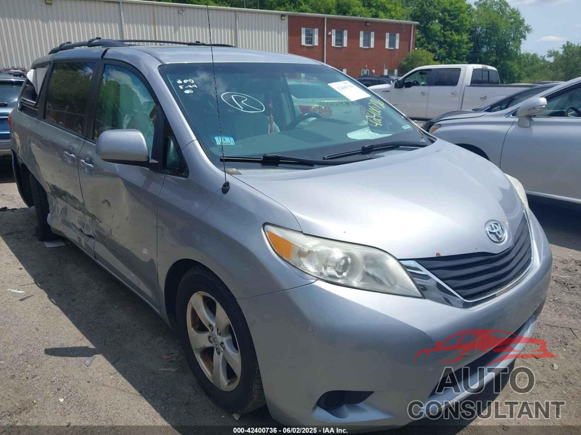 TOYOTA SIENNA 2011 - 5TDKK3DC6BS173854