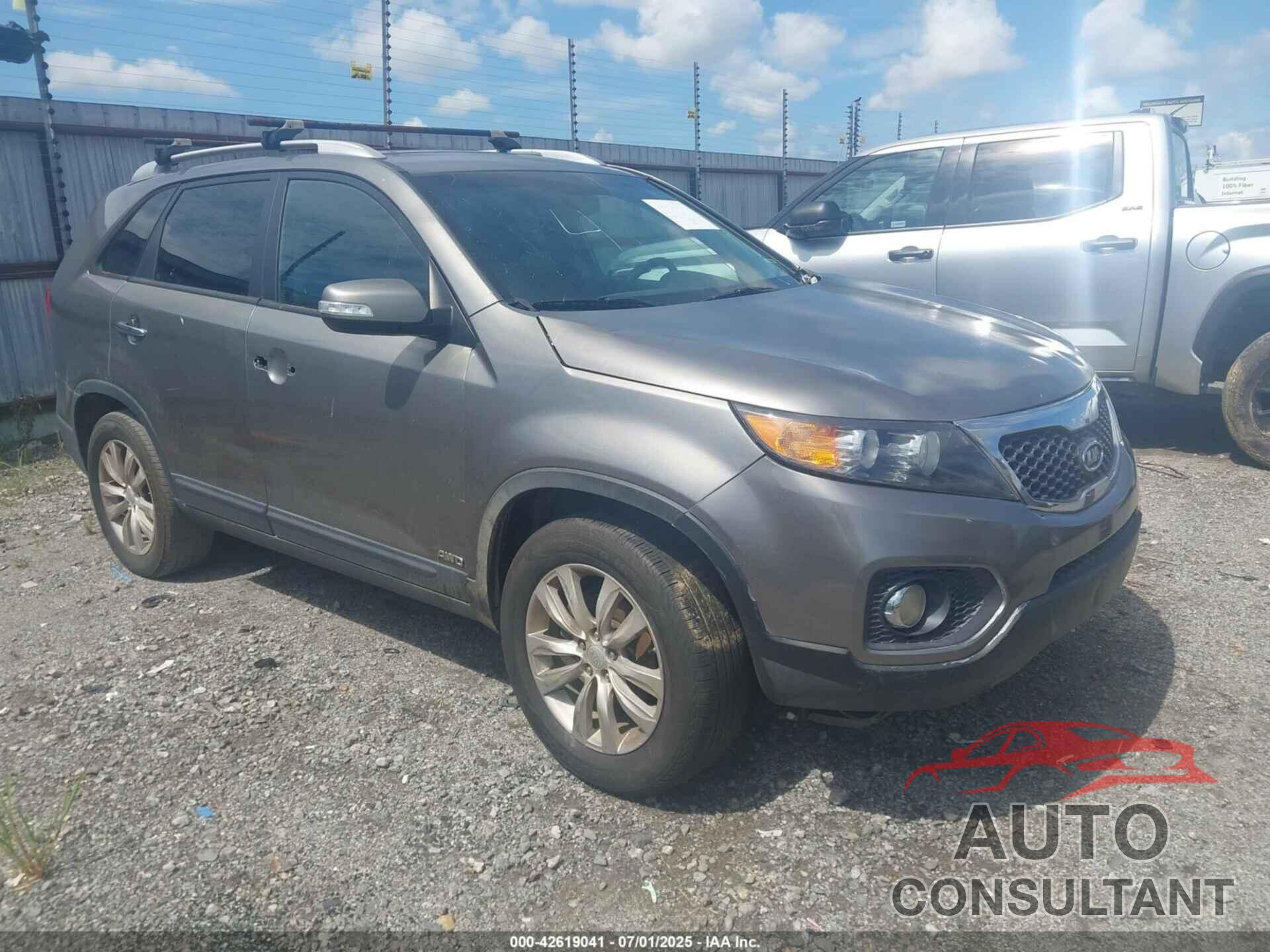 KIA SORENTO 2011 - 5XYKTDA27BG063732