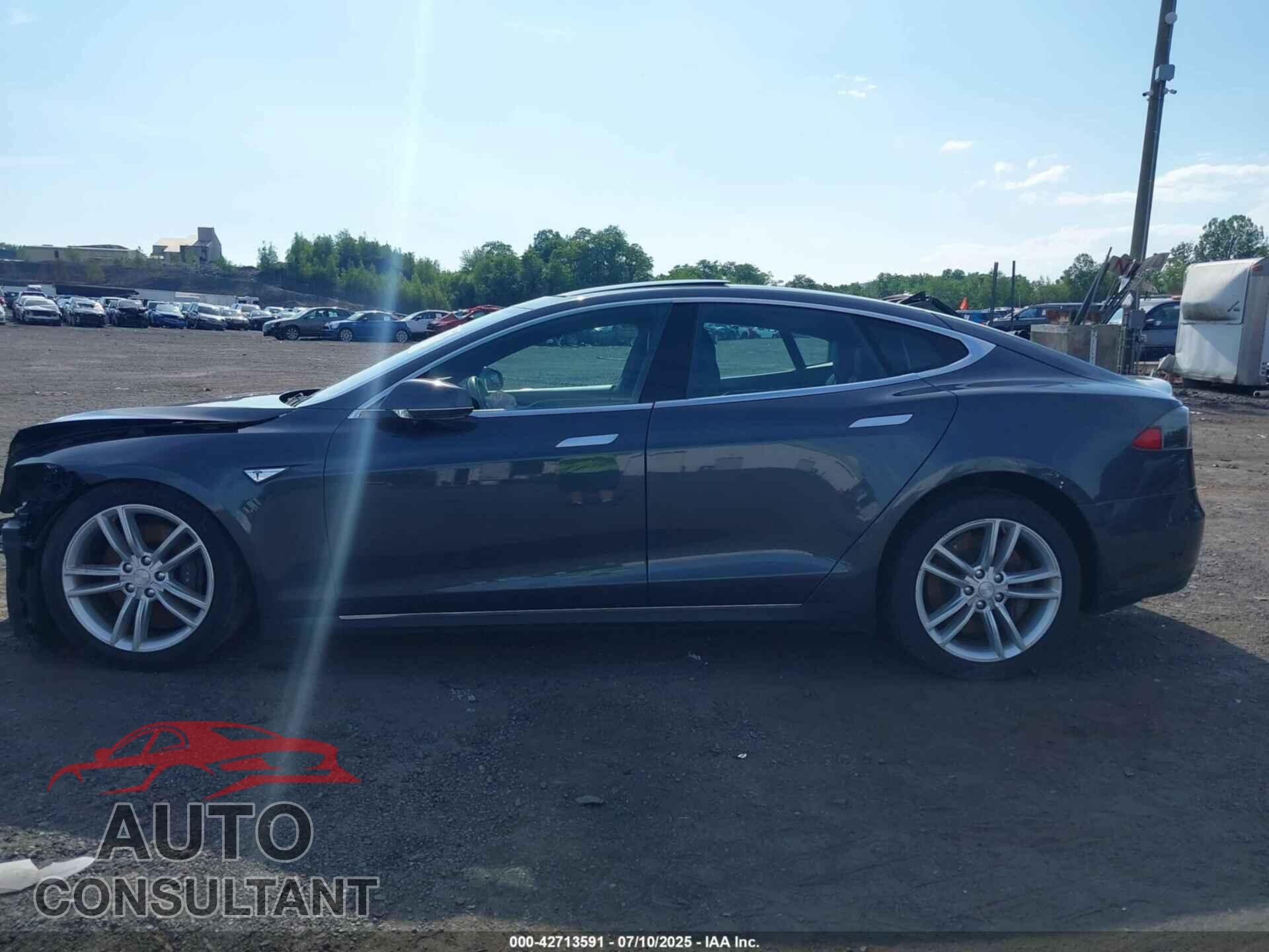 TESLA MODEL S 2015 - 5YJSA1E20FF110711
