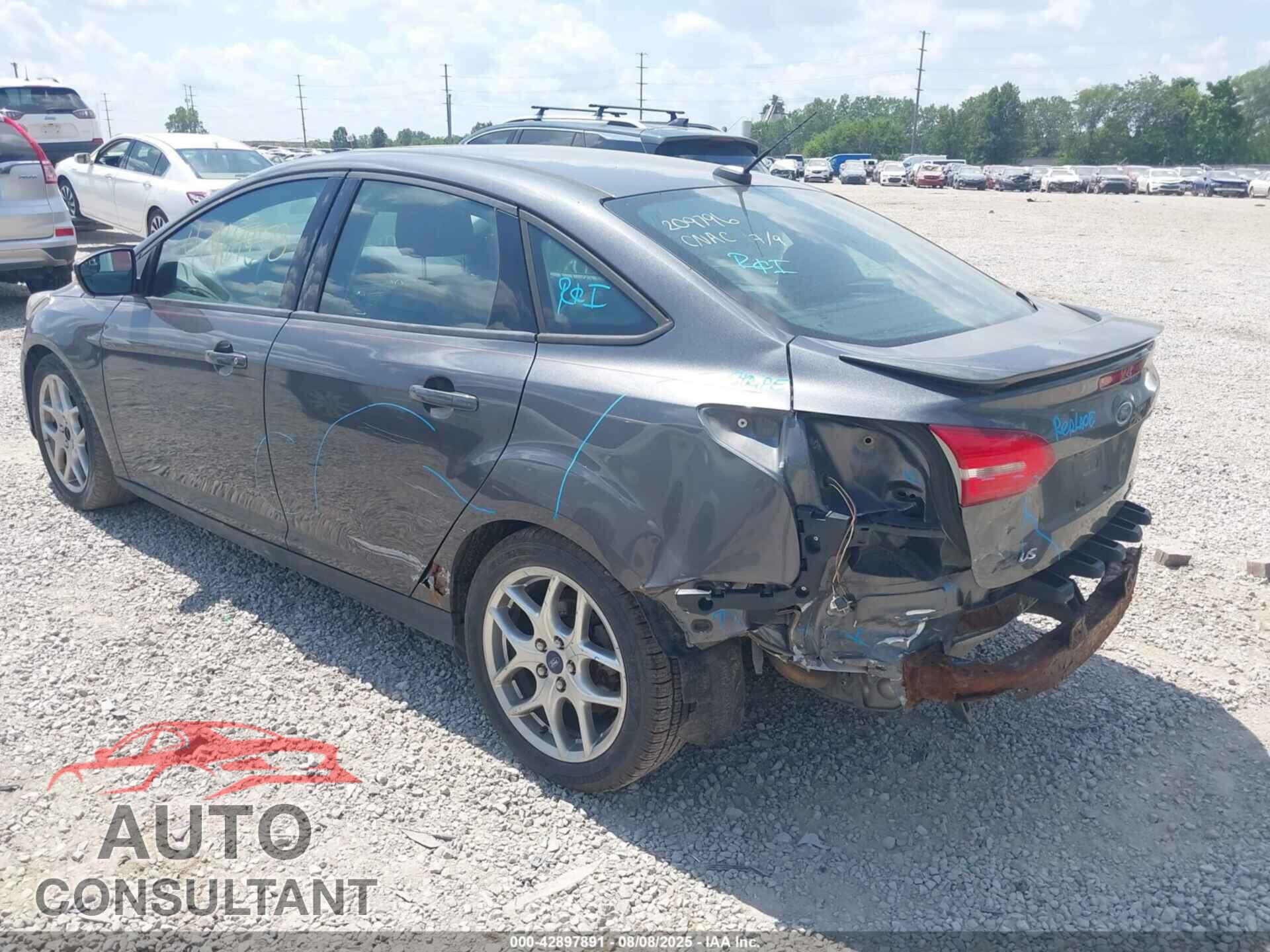 FORD FOCUS 2015 - 1FADP3F28FL209796