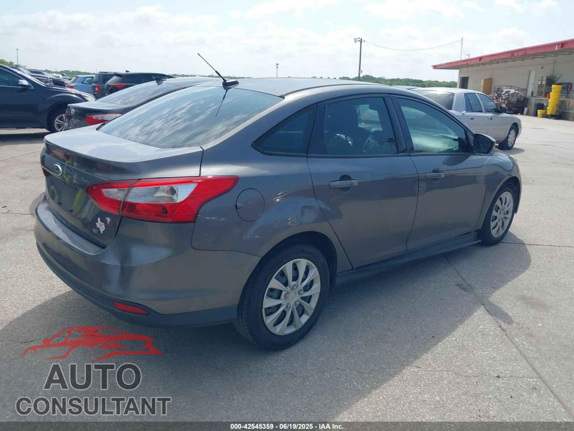 FORD FOCUS 2012 - 1FAHP3F24CL294391