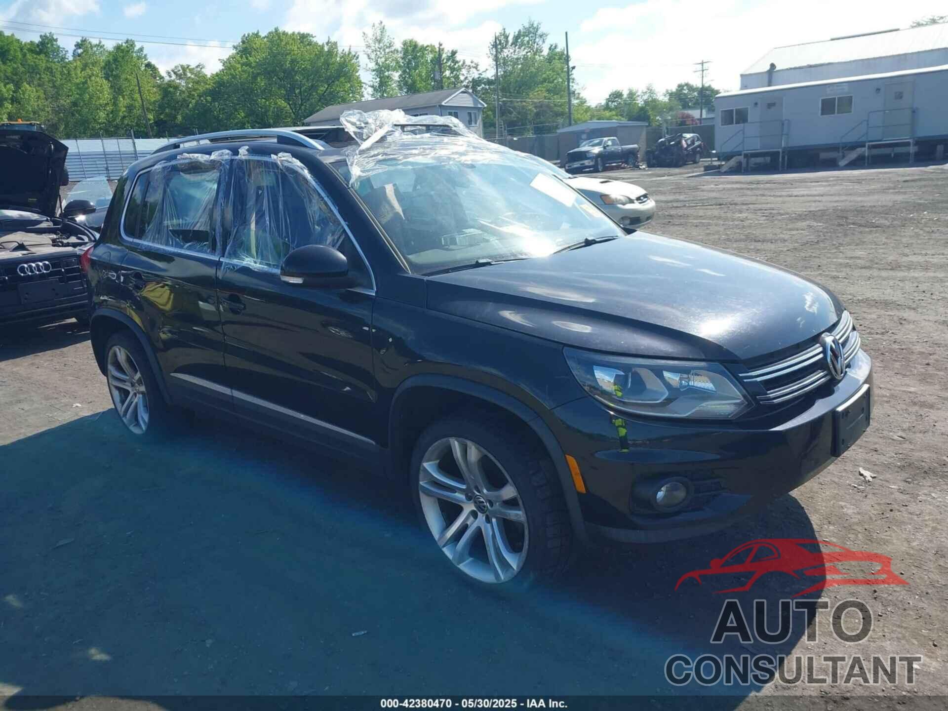 VOLKSWAGEN TIGUAN 2012 - WVGBV7AX2CW568424