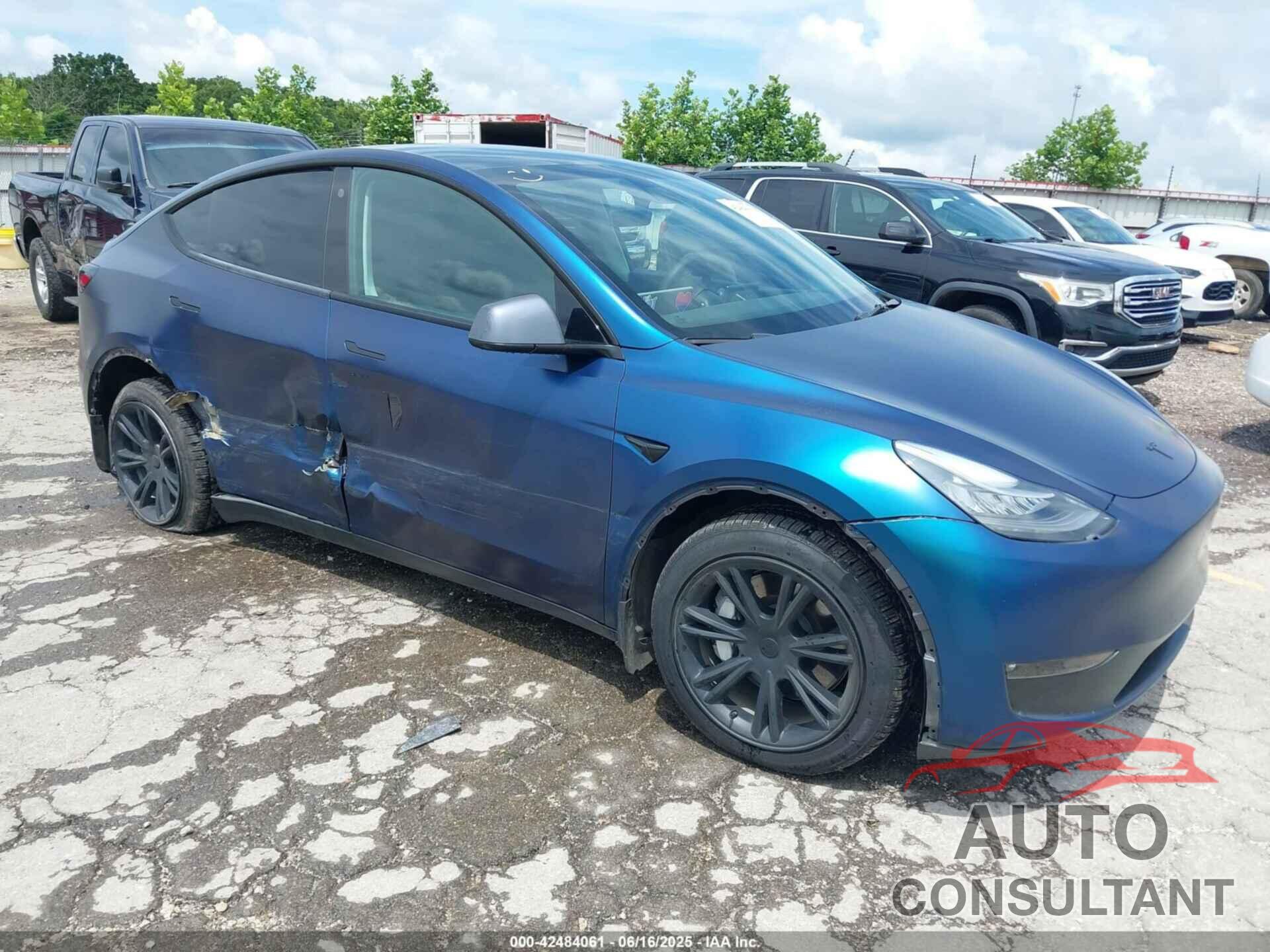 TESLA MODEL Y 2021 - 5YJYGDEEXMF188575