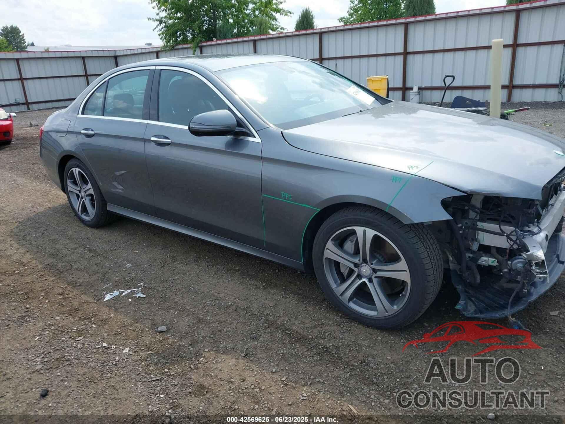 MERCEDES-BENZ E 300 2017 - WDDZF4KB8HA096371
