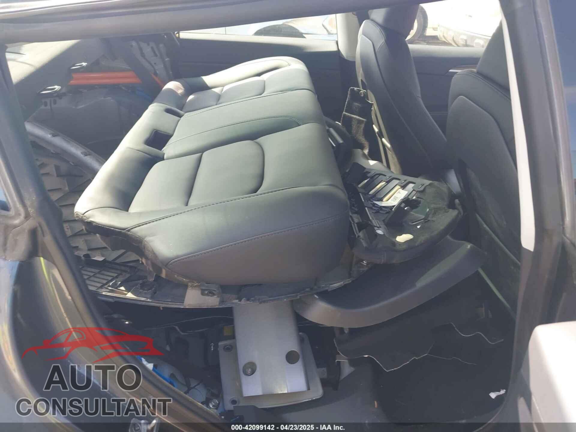 TESLA MODEL 3 2023 - 5YJ3E1EA5PF696436