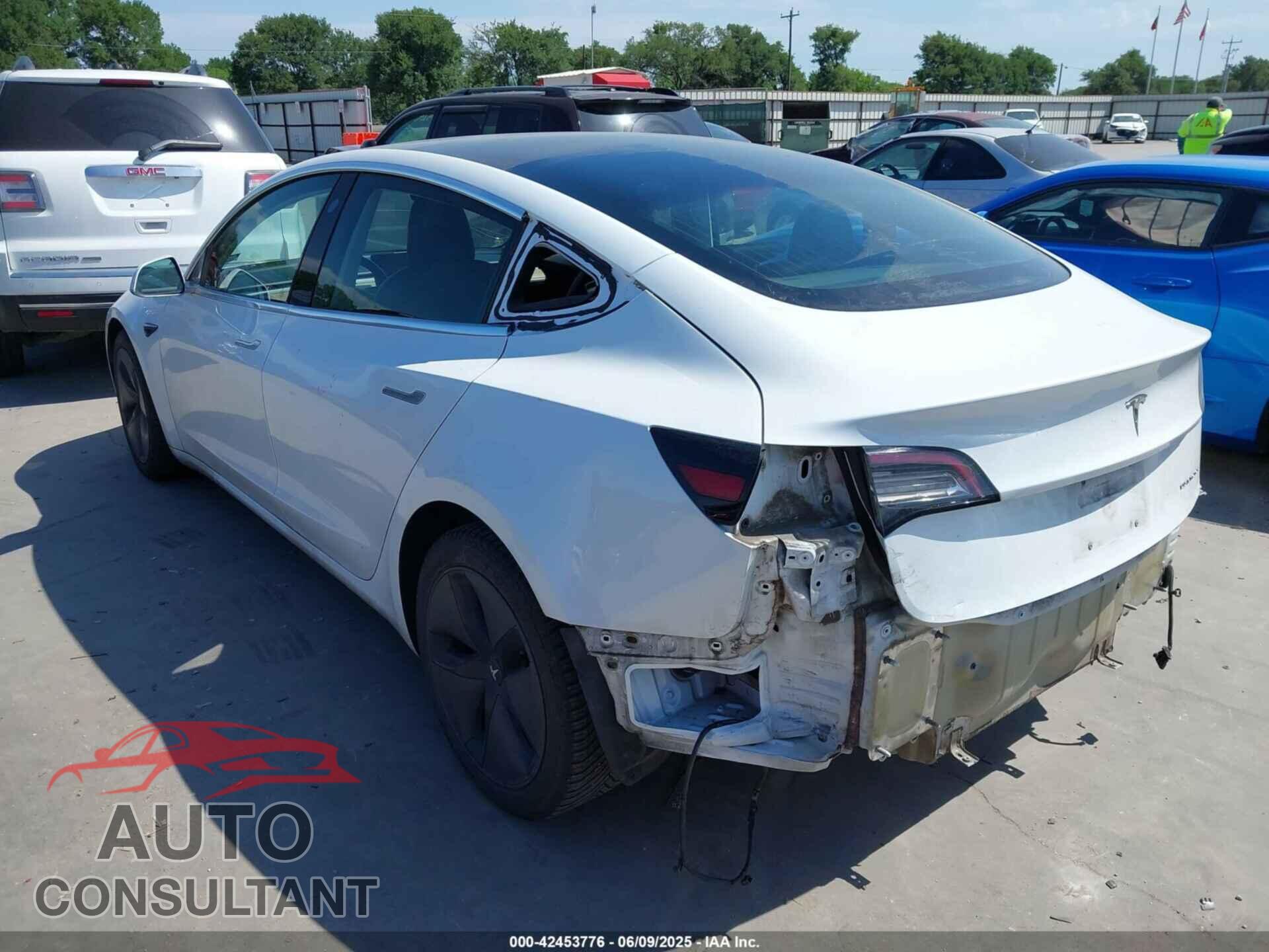 TESLA MODEL 3 2018 - 5YJ3E1EB0JF067005