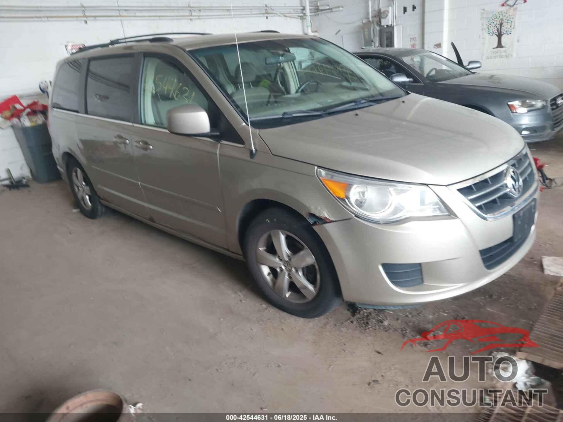 VOLKSWAGEN ROUTAN 2009 - 2V8HW34189R500405