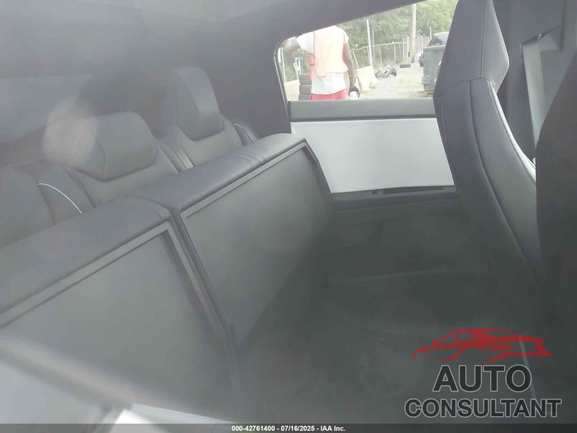 TESLA CYBERTRUCK 2024 - 7G2CEHED5RA007852