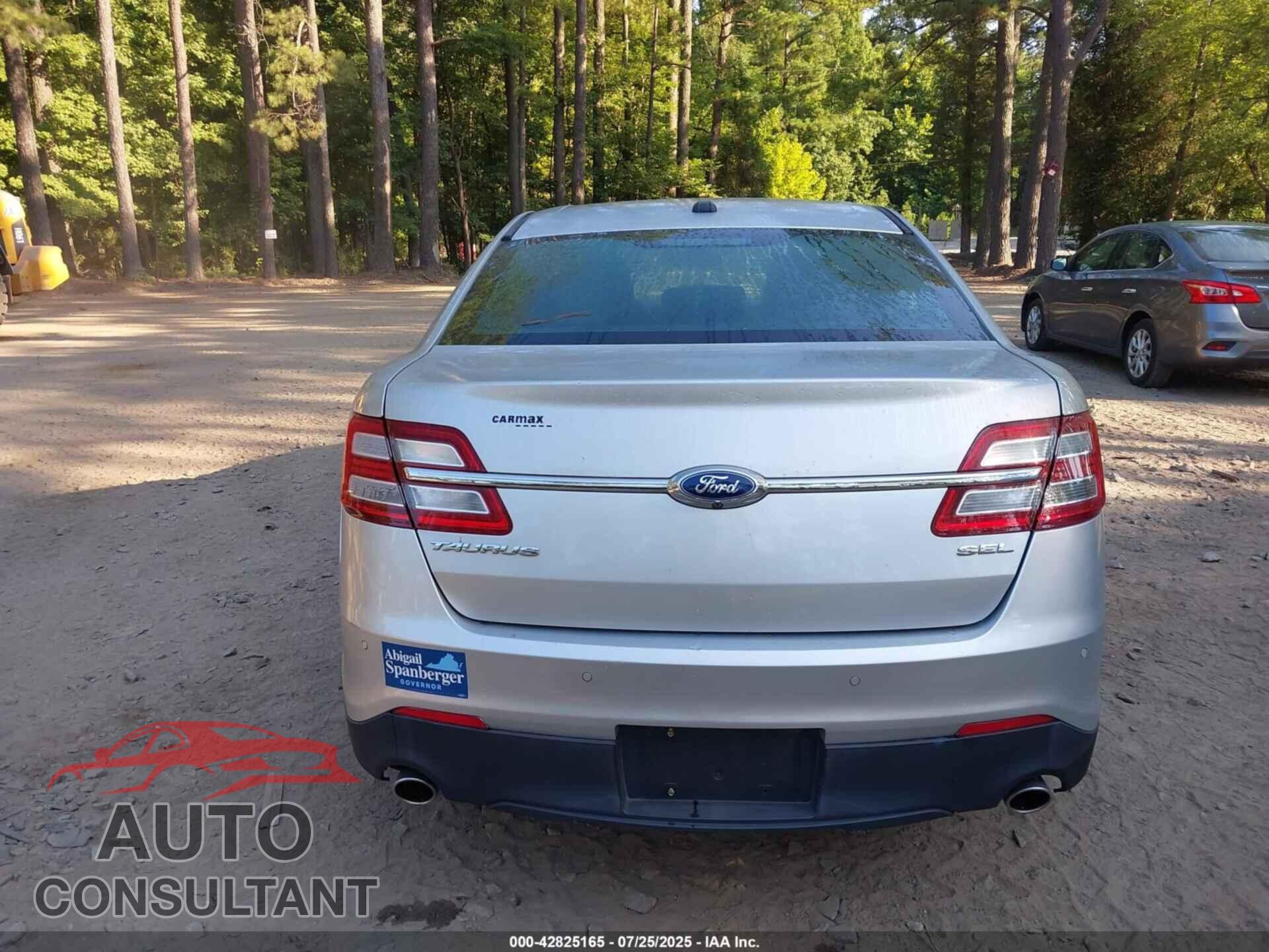 FORD TAURUS 2015 - 1FAHP2E88FG138657